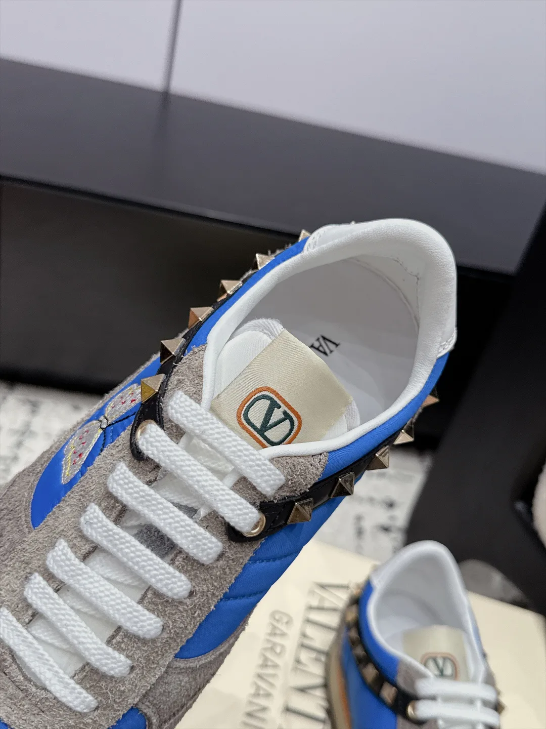 Women's Sneakers VALENTINO 17881048