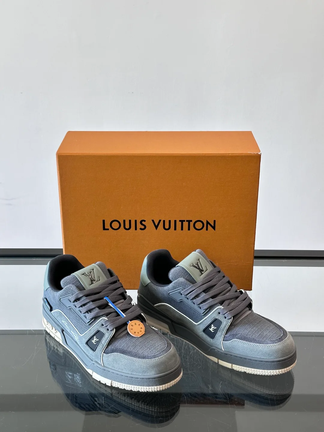 Men's Sneakers LOUIS VUITTON 17604276