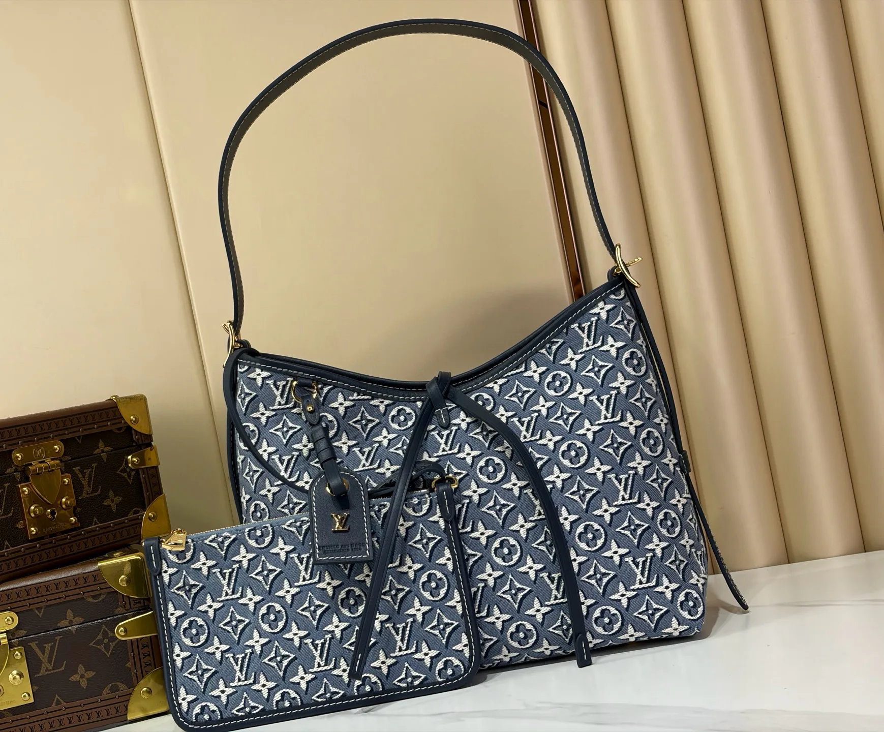 Women's Classic Handbags LOUIS VUITTON 18240324