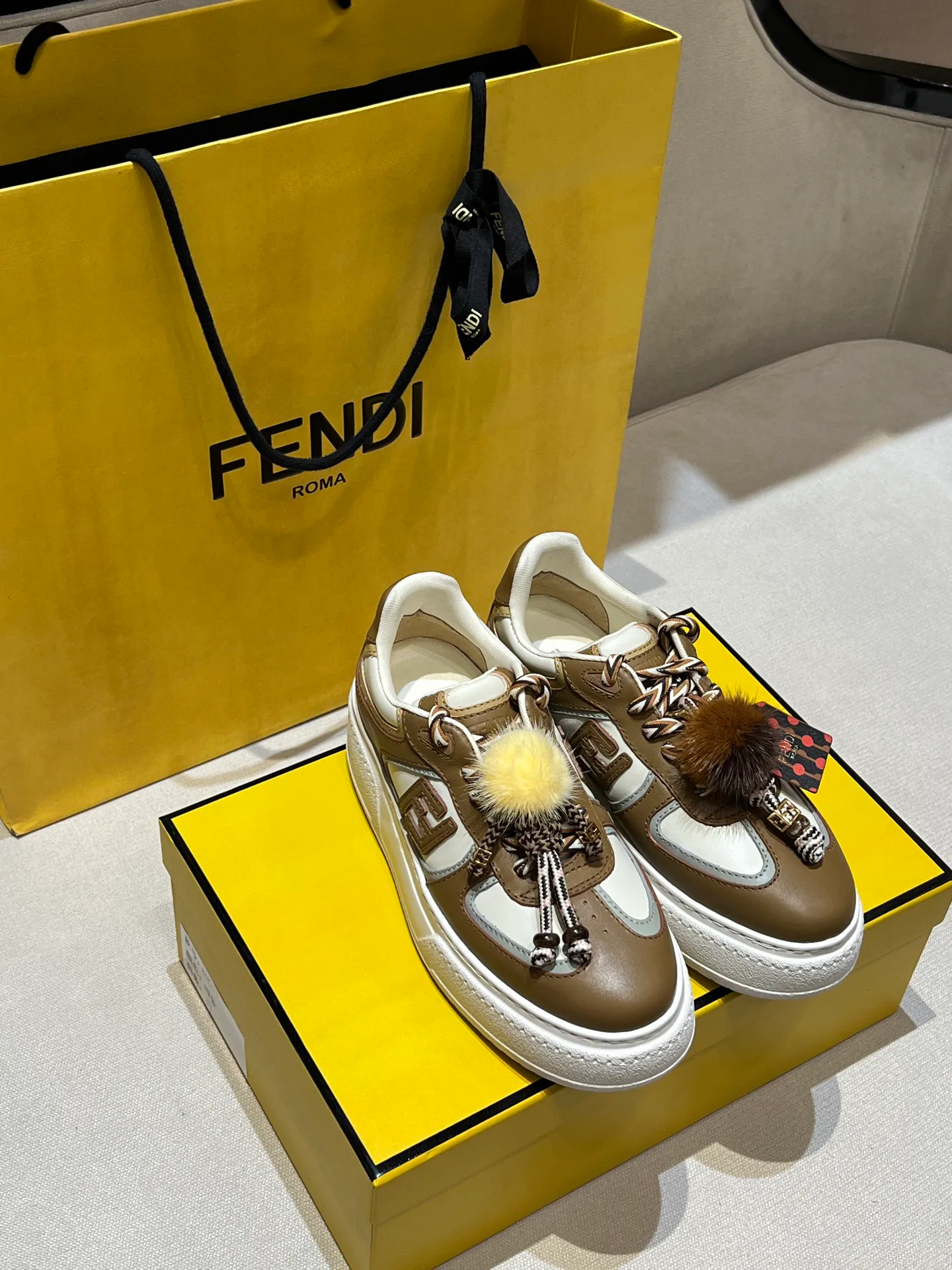 Women's Sneakers FENDI 18020657