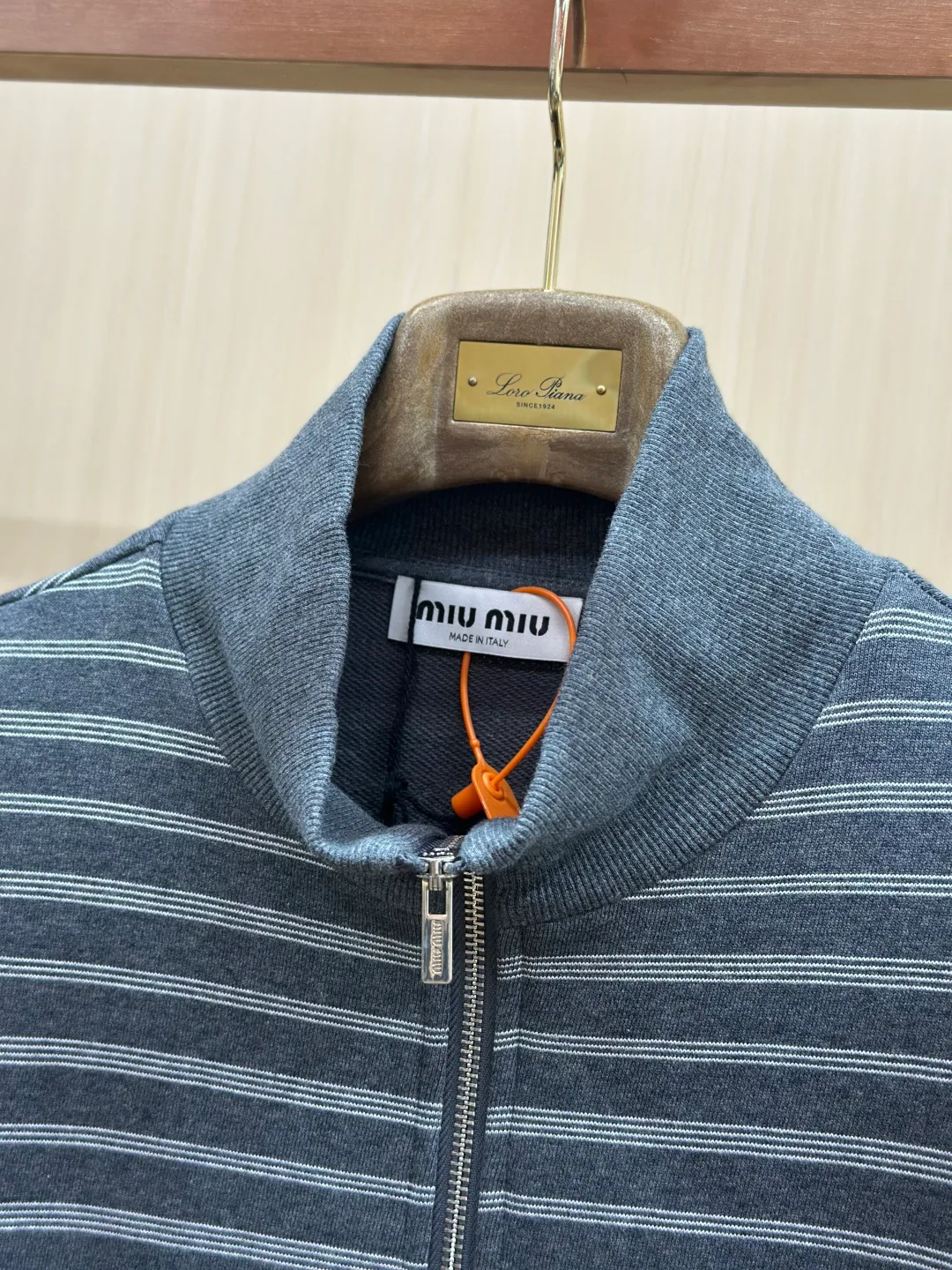 Куртки И Пуховики Мужские Miu Miu 18599288