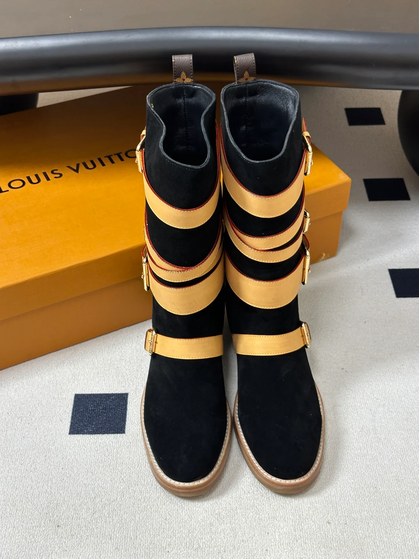 Women's Boots LOUIS VUITTON 18049430