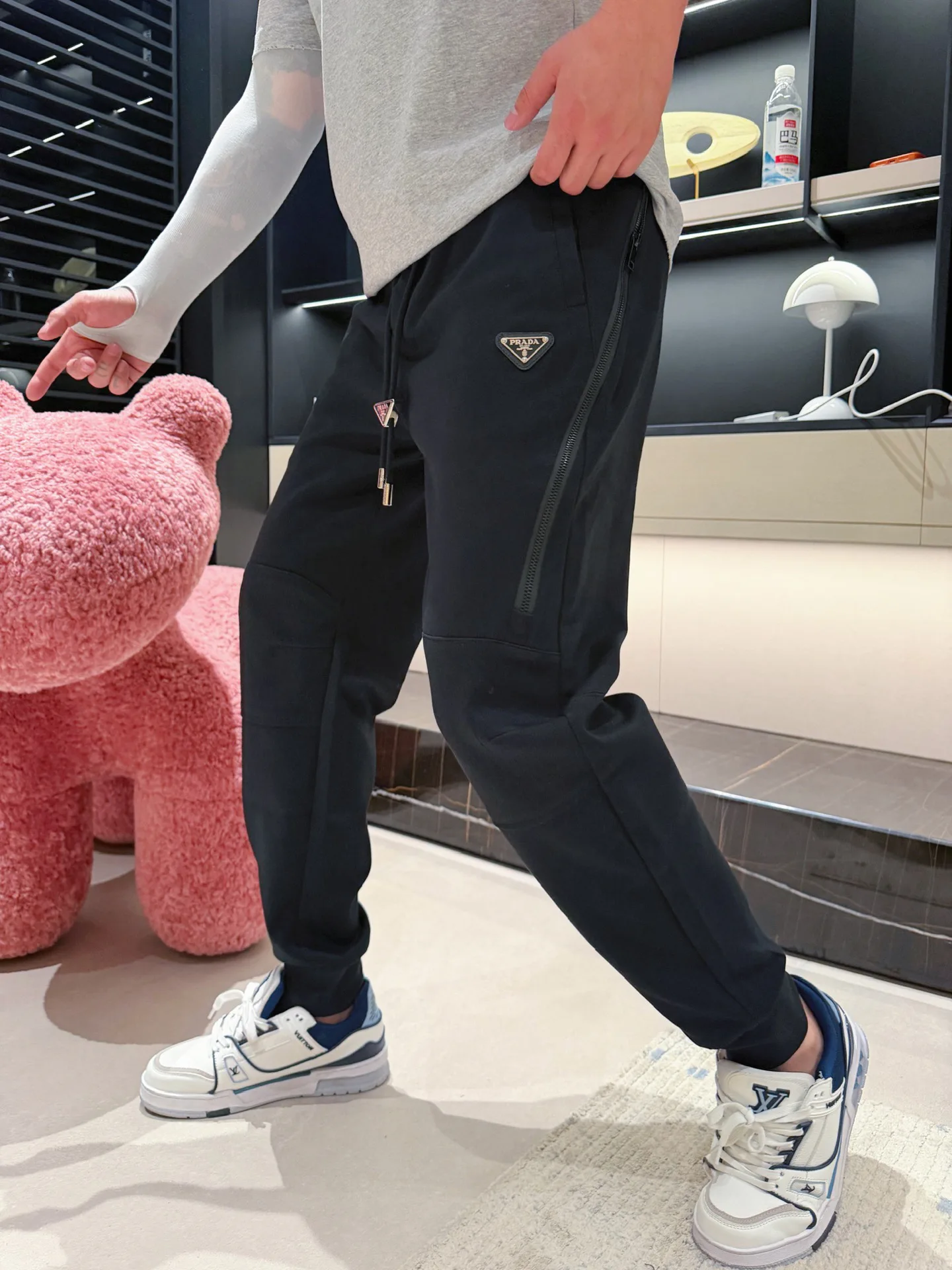 Men's Trousers PRADA 18499731