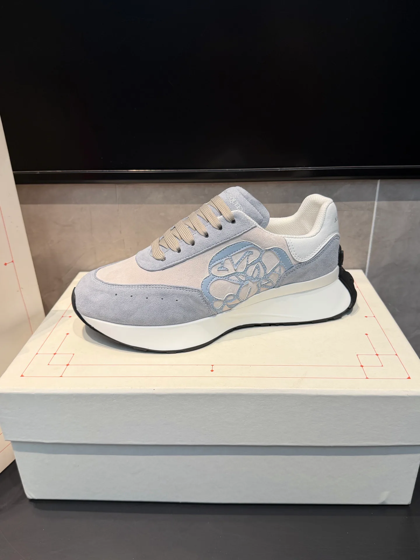 Women's Sneakers ALEXANDER MCQUEEN 18363892
