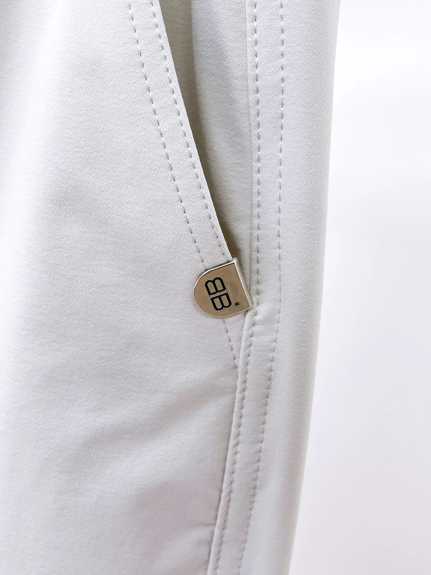 Men's Trousers BALENCIAGA 18399410