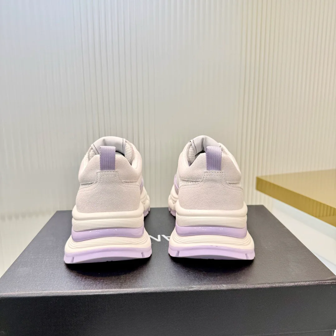 Women's Sneakers CHANEL 18366998
