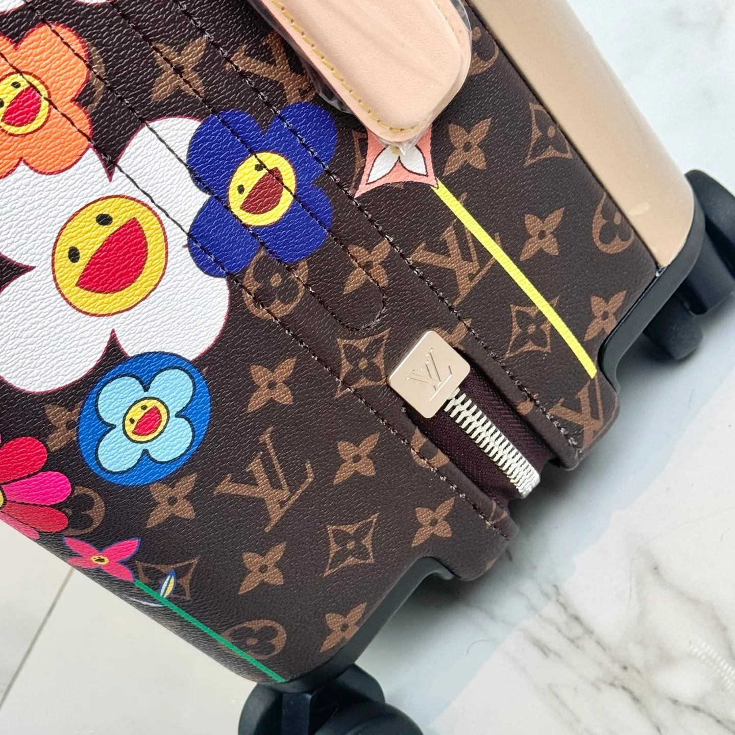Suitcases LOUIS VUITTON 17801476