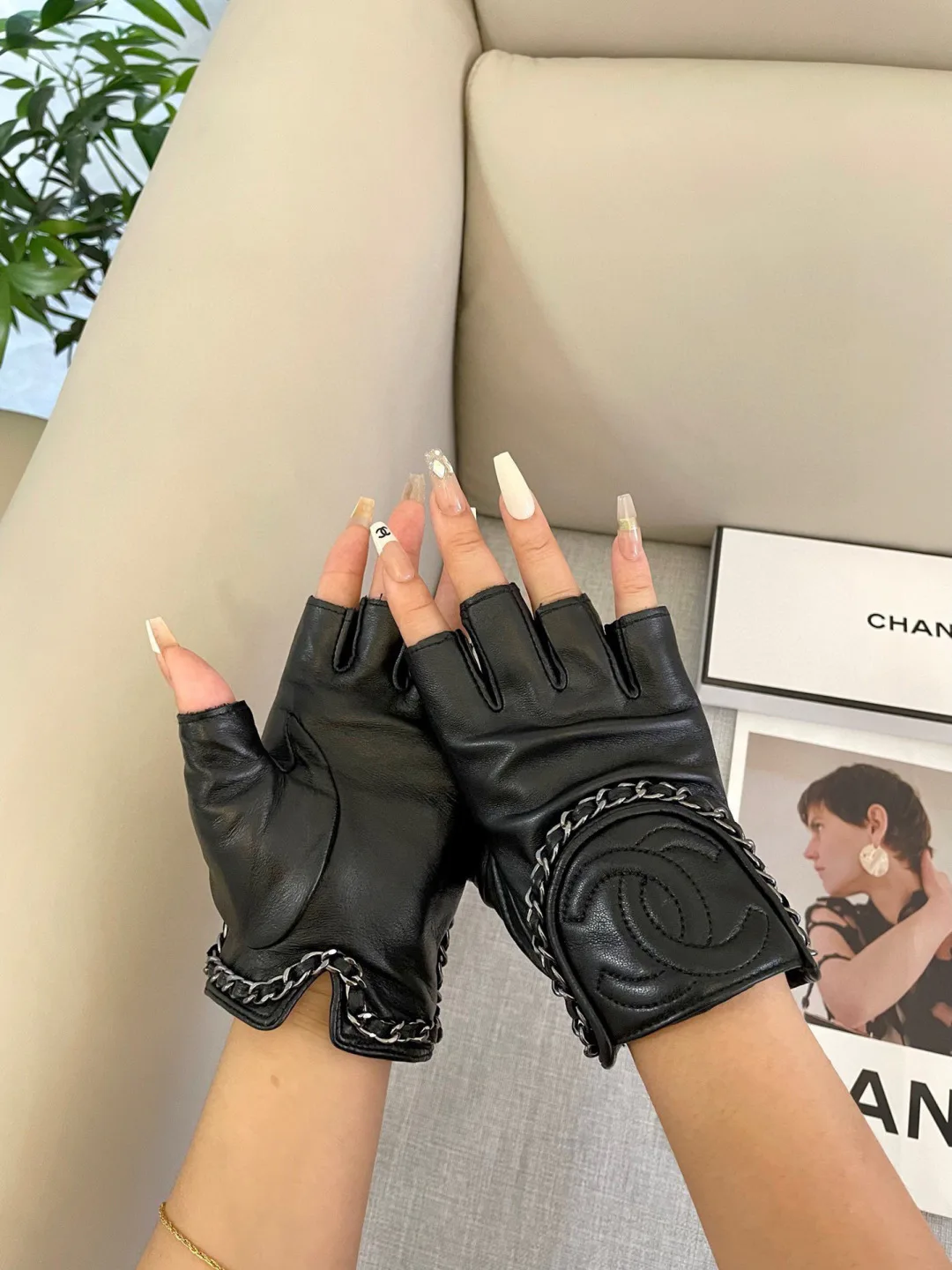 Gloves CHANEL 18525720