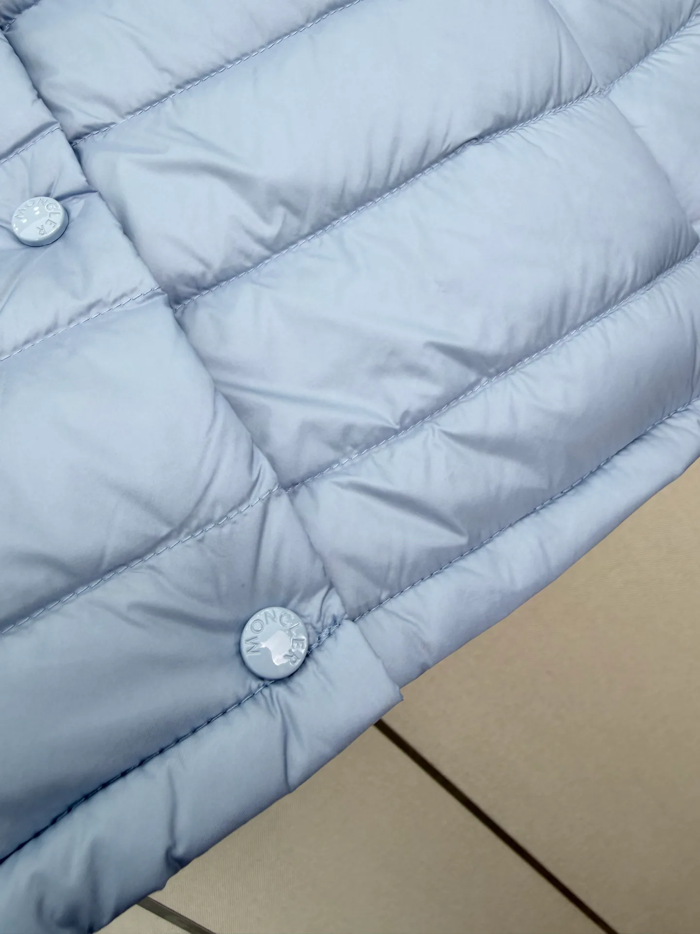 Women's Jackets And Down Jackets MONCLER 18108521