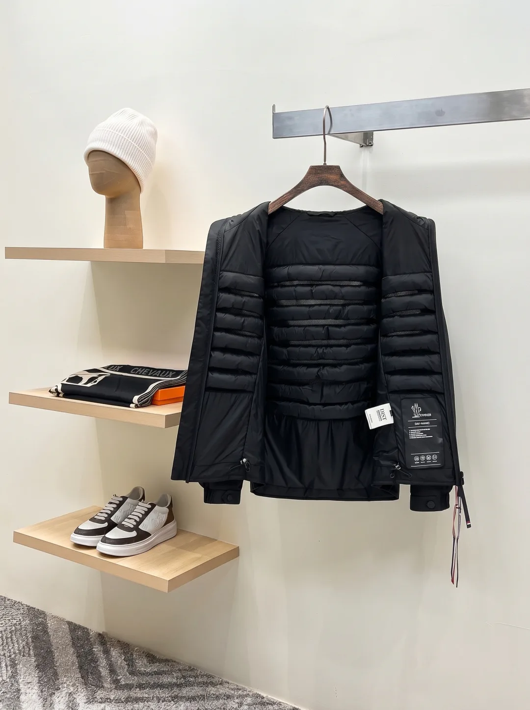 Куртки И Пуховики Мужские Moncler 18596617
