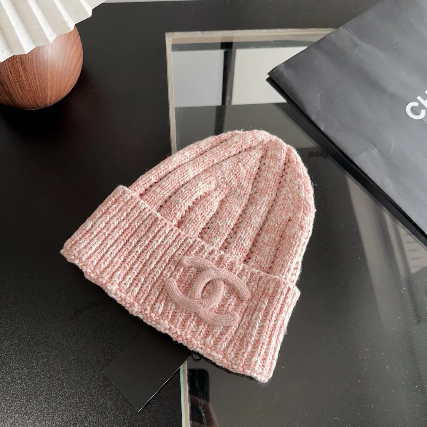 Hats CHANEL 18093255