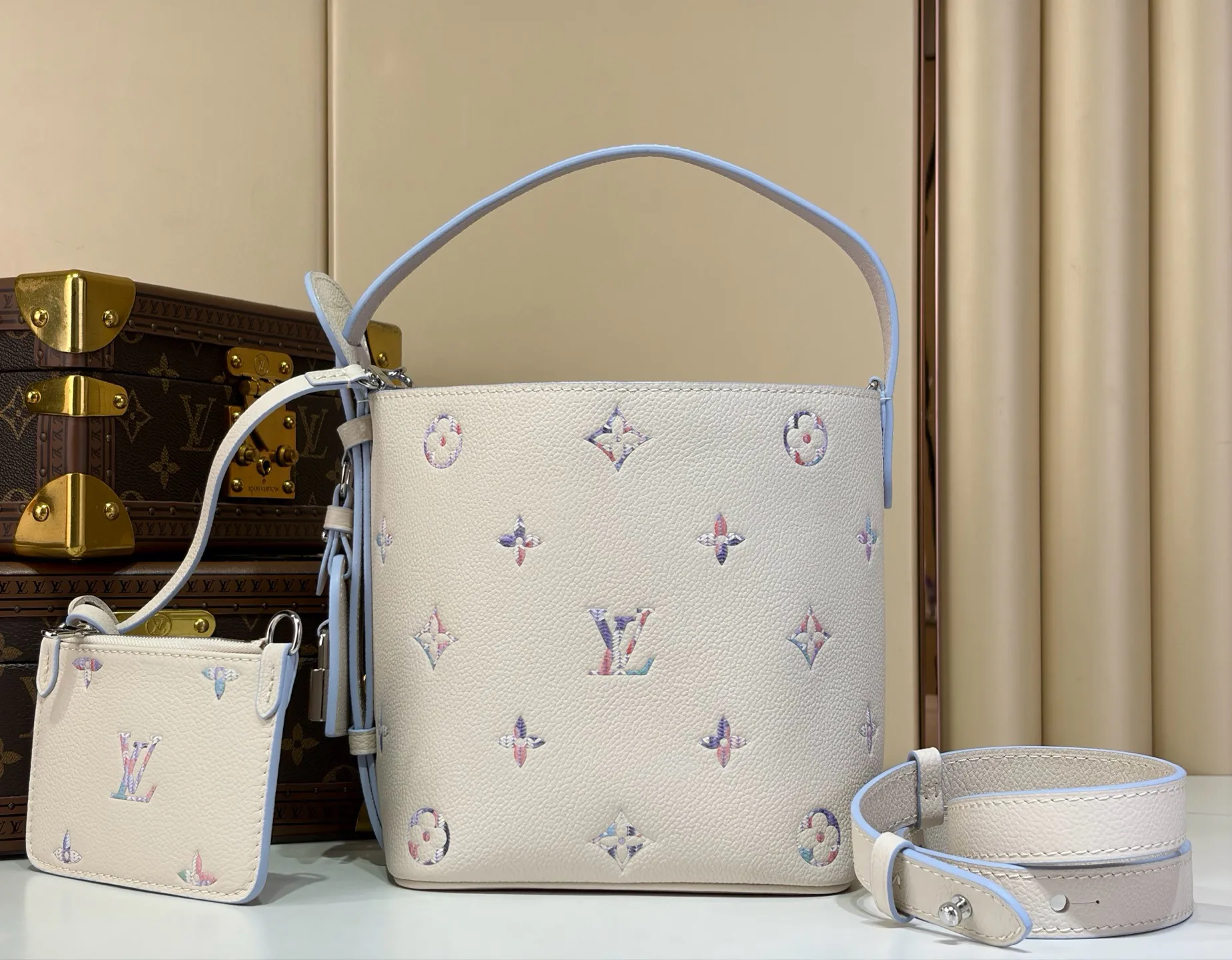 Women's Classic Handbags LOUIS VUITTON 17499362