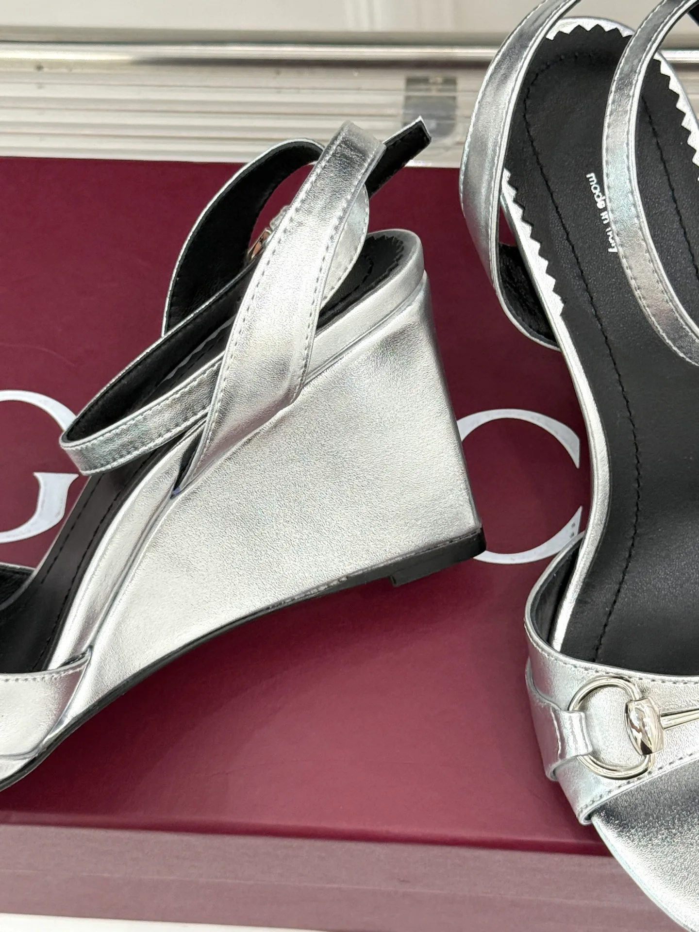 Women's Open-Toe Sandals GUCCI 18034499