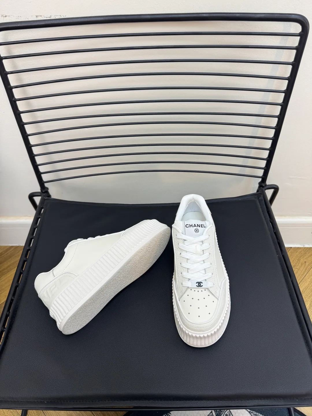 Women's Sneakers CHANEL 18025563