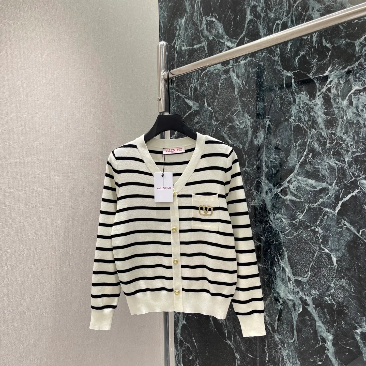 Women's Jumpers And Sweaters VALENTINO 18308220