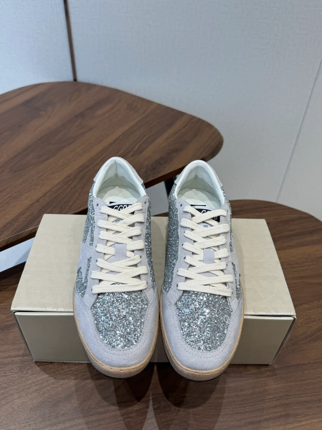 Women's Sneakers GOLDEN GOOSE 18357251