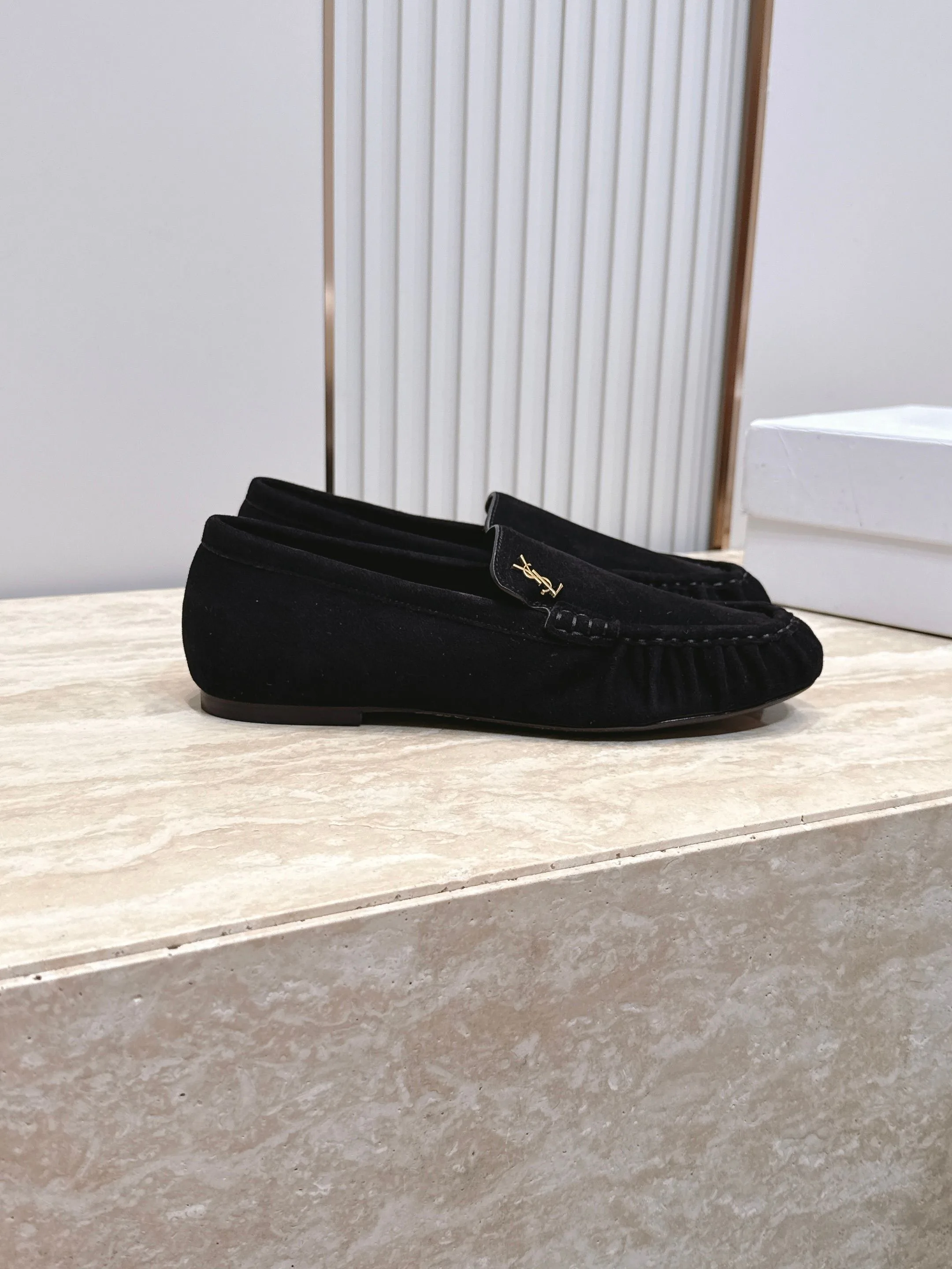 Women's Loafers And Moccasins SAINT LAURENT 17701340