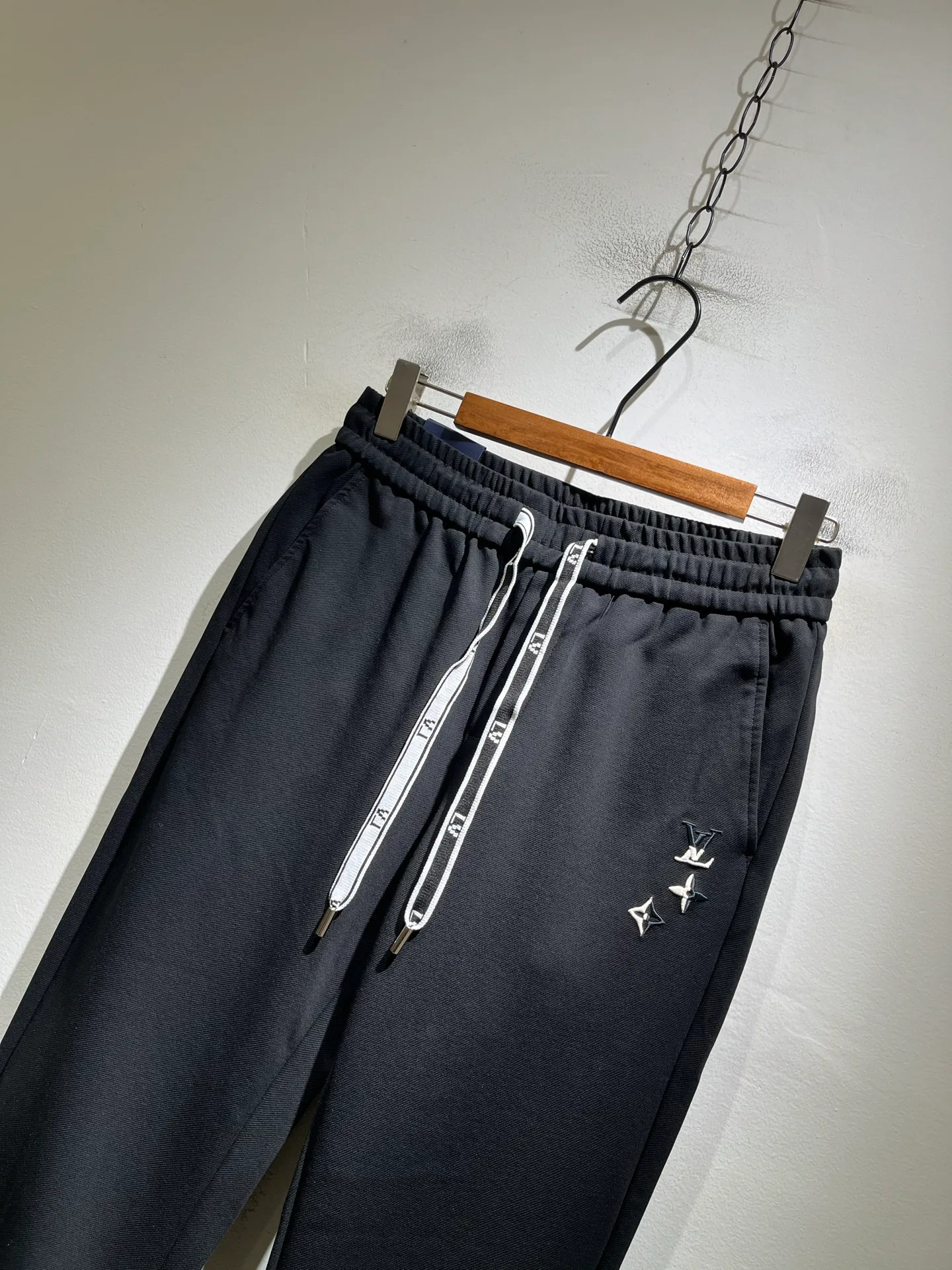 Men's Trousers LOUIS VUITTON 18343129