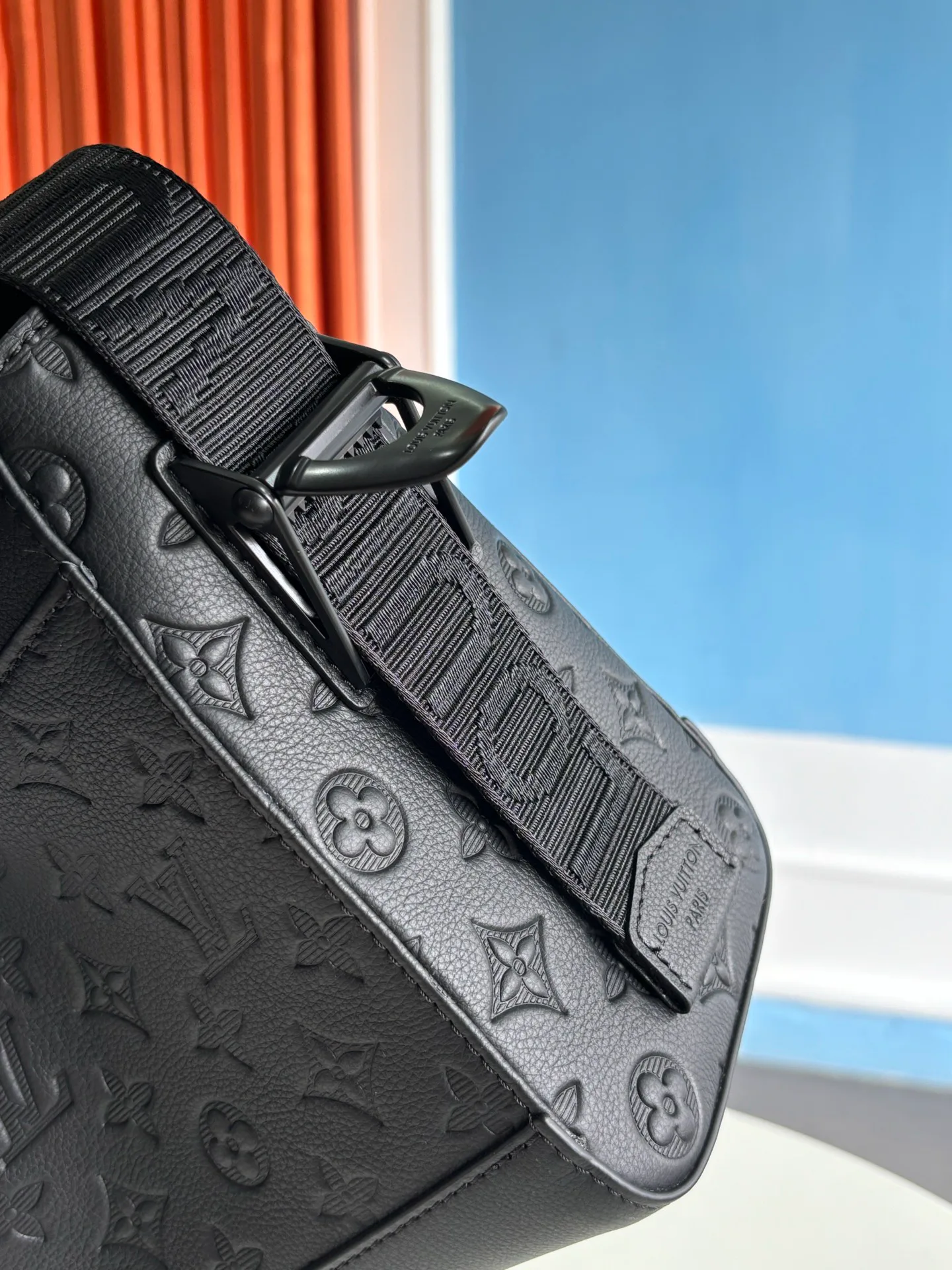 Women's Shoulder Bags LOUIS VUITTON 17801286