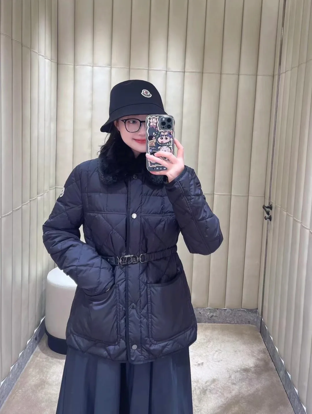 Women's Jackets And Down Jackets MONCLER 18111361