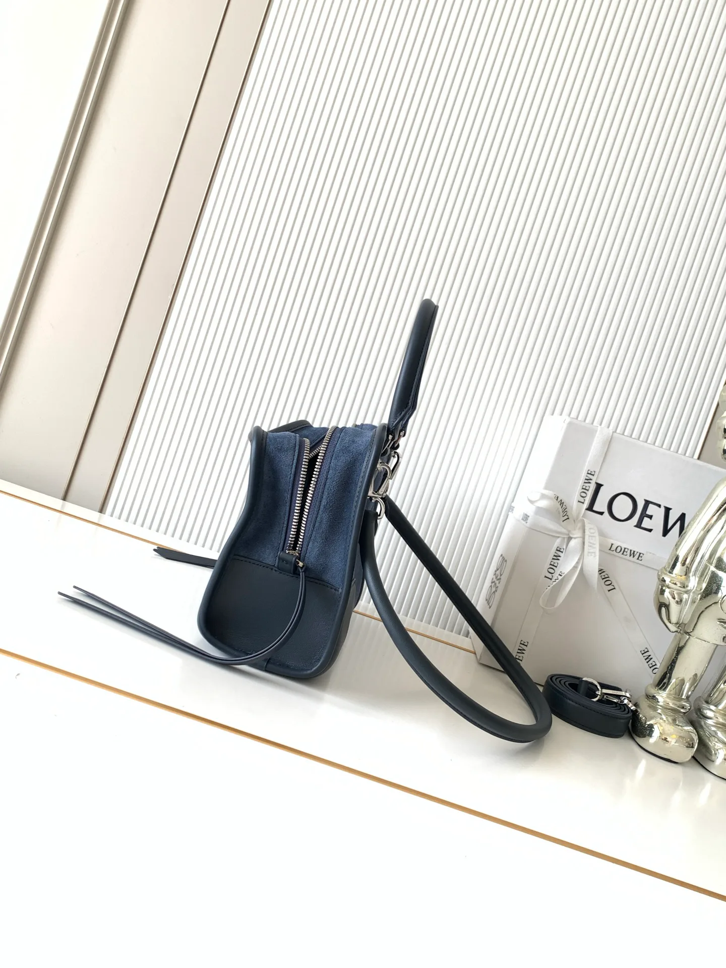 Women's Classic Handbags LOEWE 18004761
