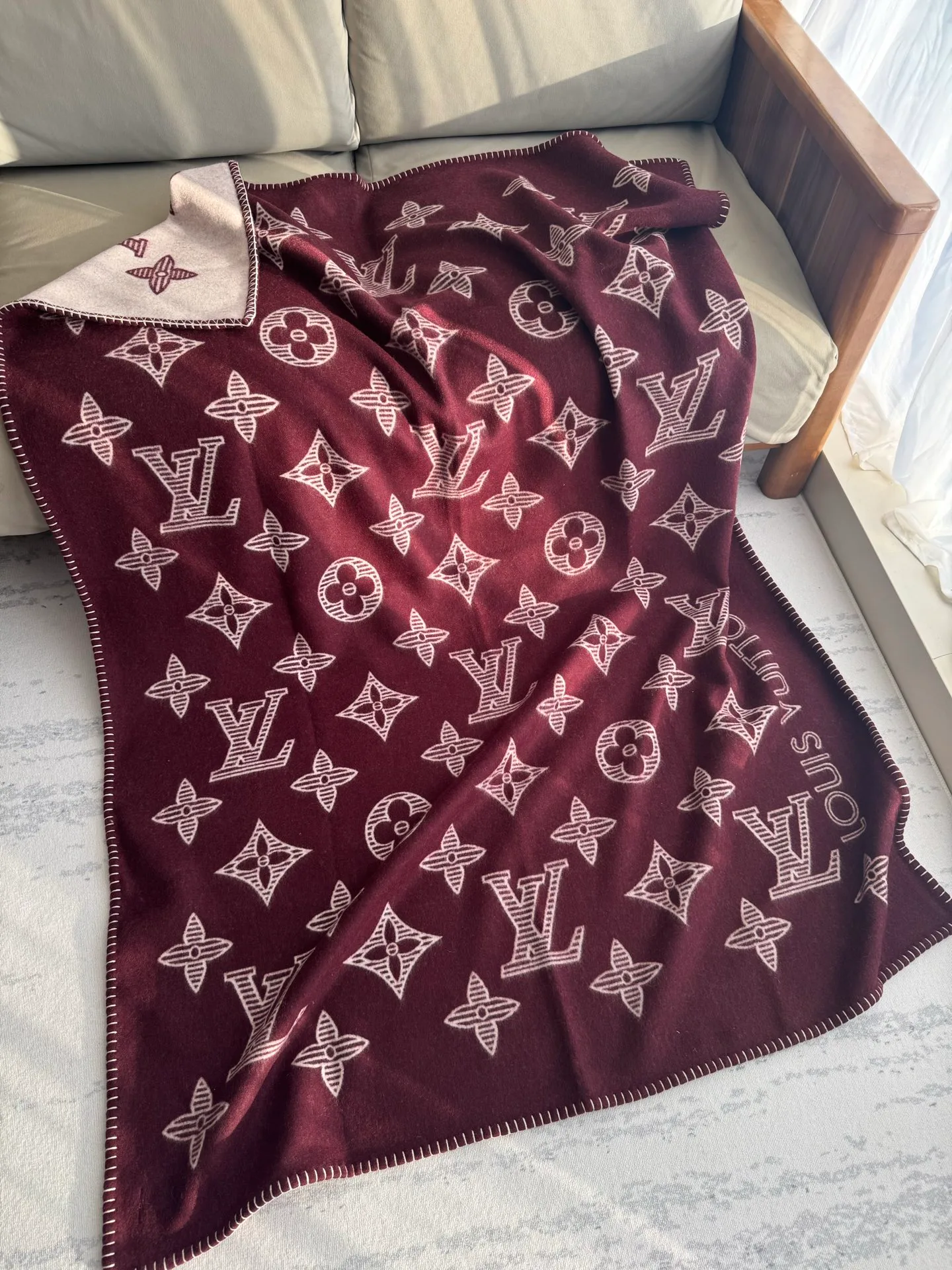 Textiles LOUIS VUITTON 18361609