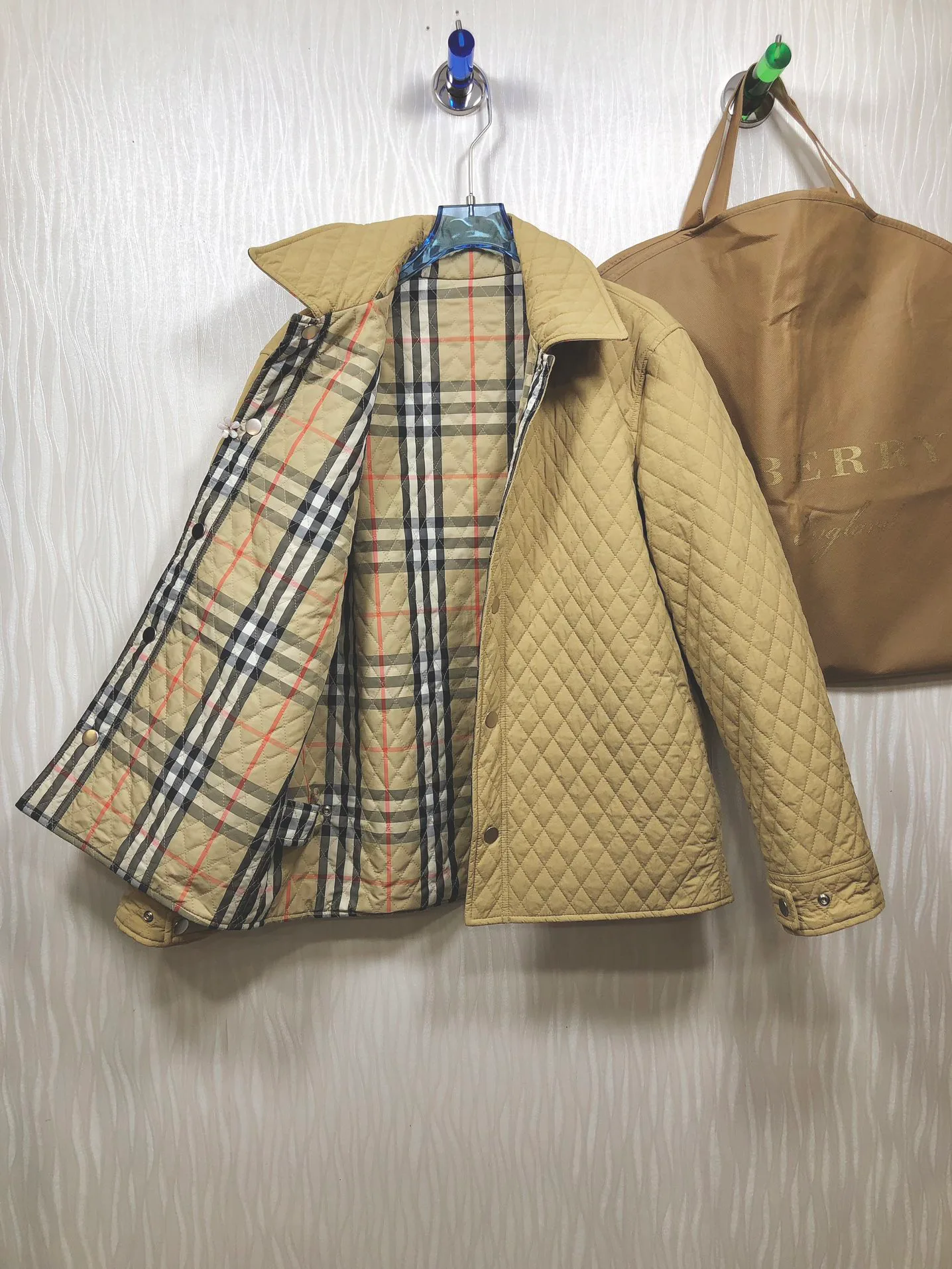 Women's Jackets And Down Jackets BURBERRY 17964717