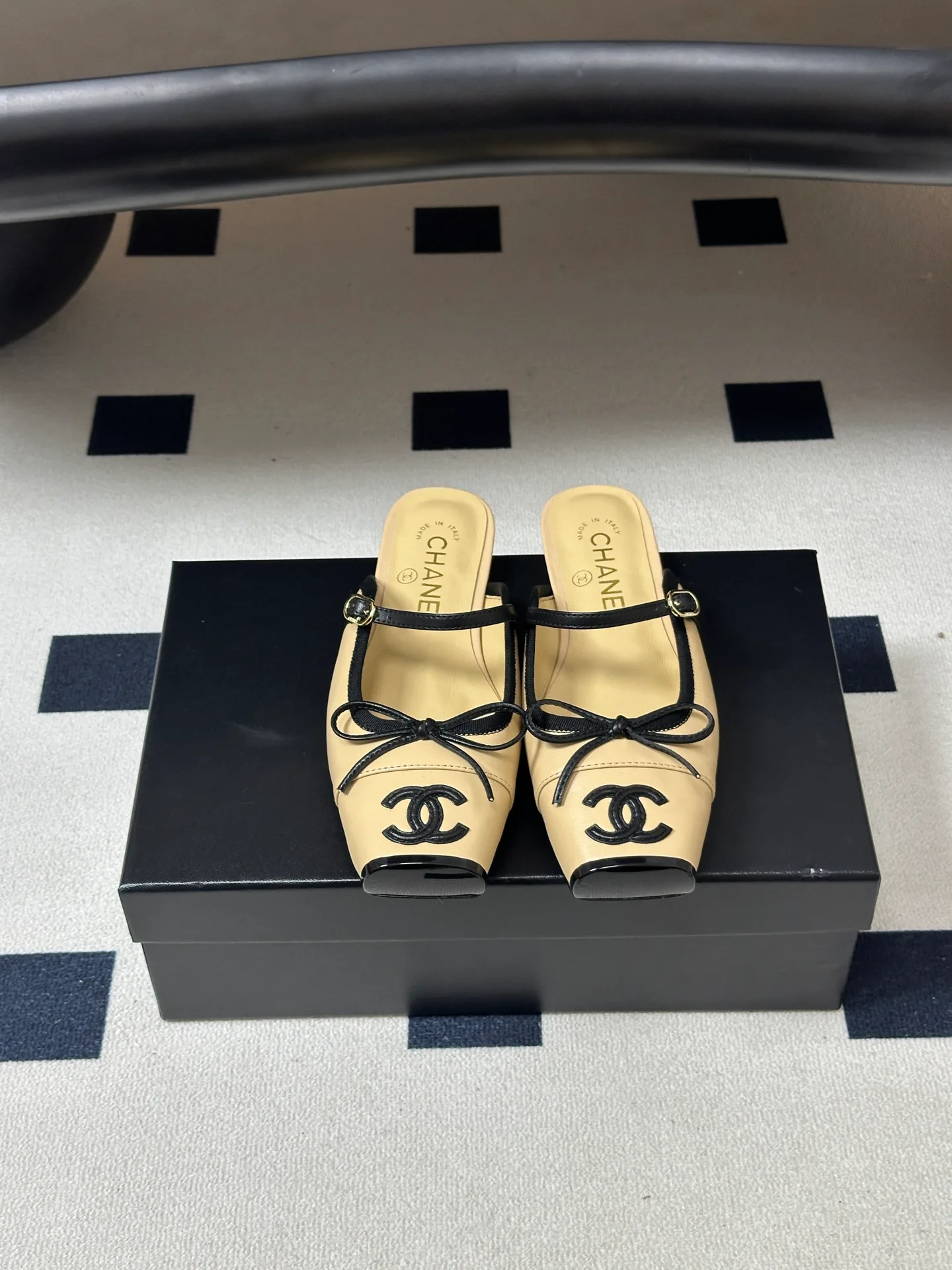 Women's Mules And Clogs CHANEL 17338407