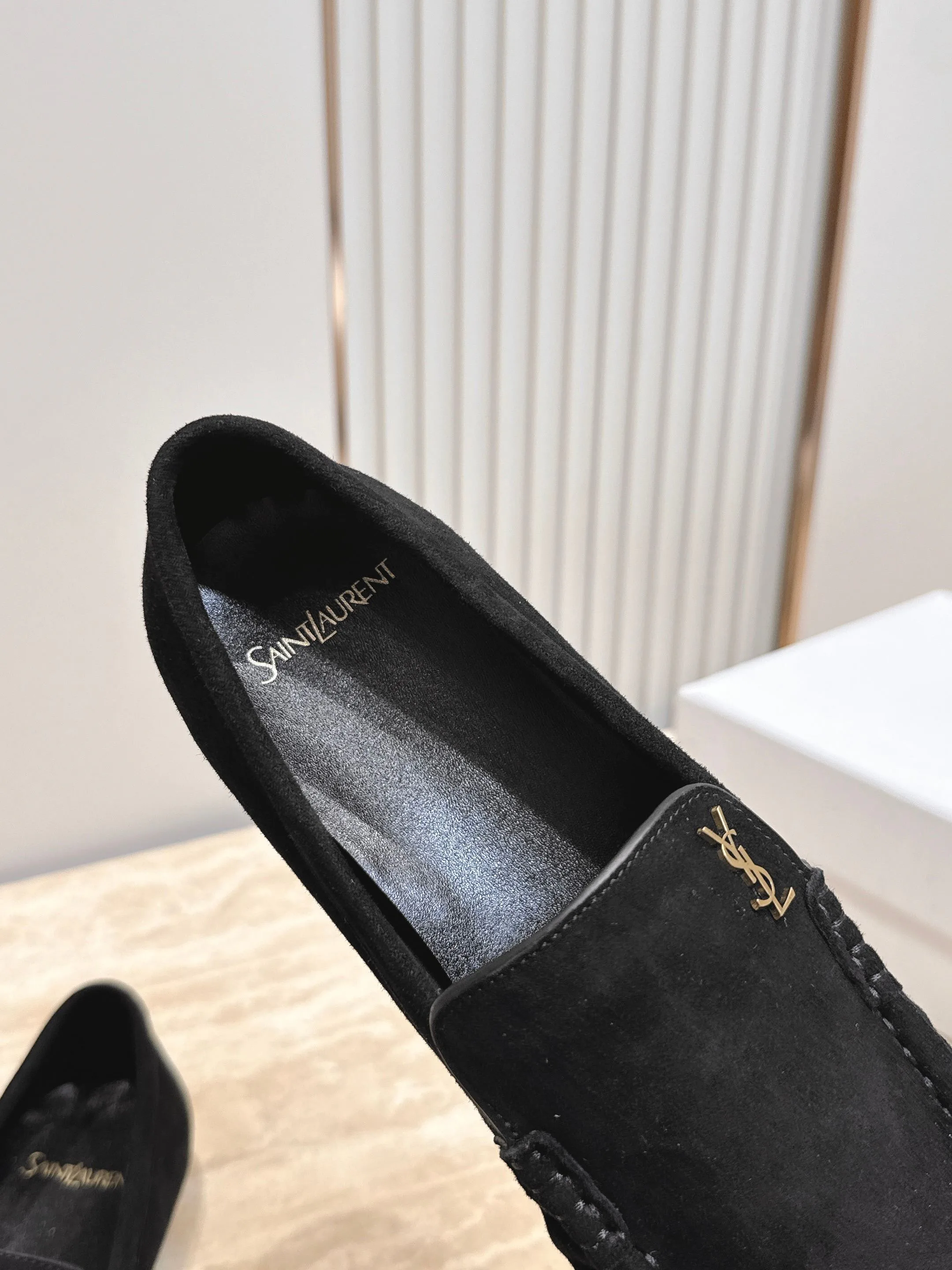 Women's Loafers And Moccasins SAINT LAURENT 17701340