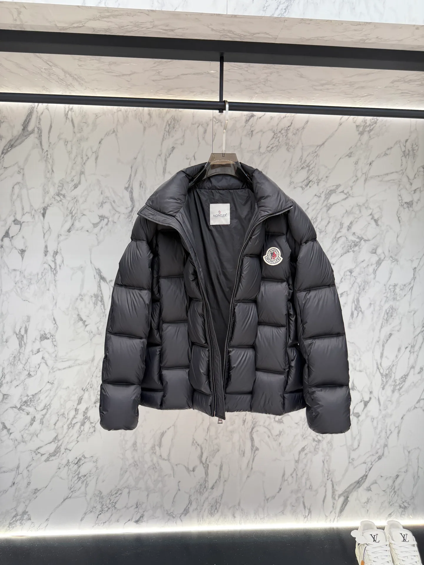 Men's Jackets And Down Jackets MONCLER 18387702