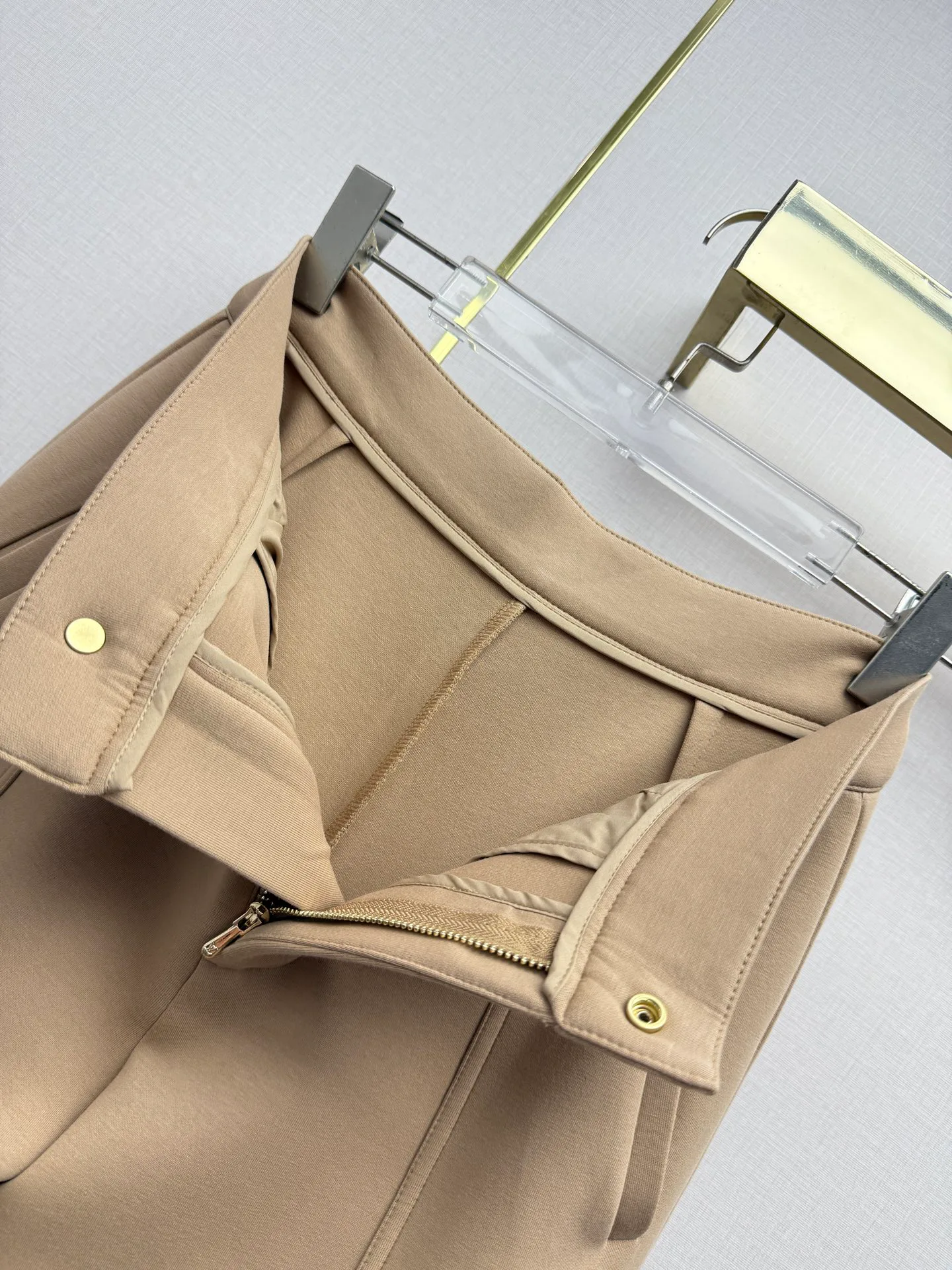 Women's Trousers LOUIS VUITTON 17829220