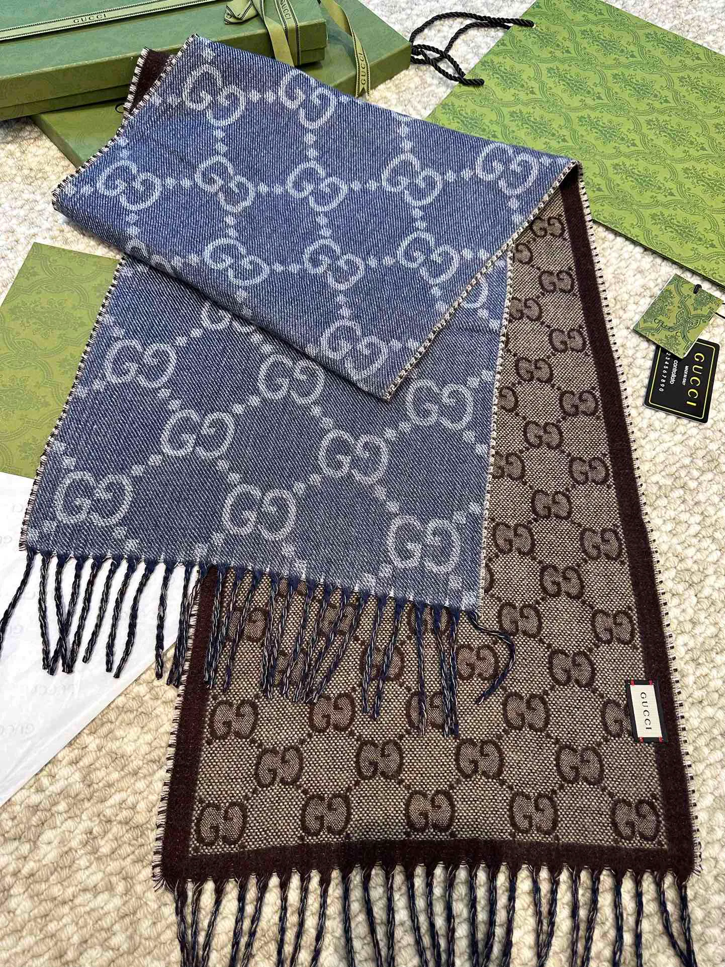 Scarves GUCCI 18105485