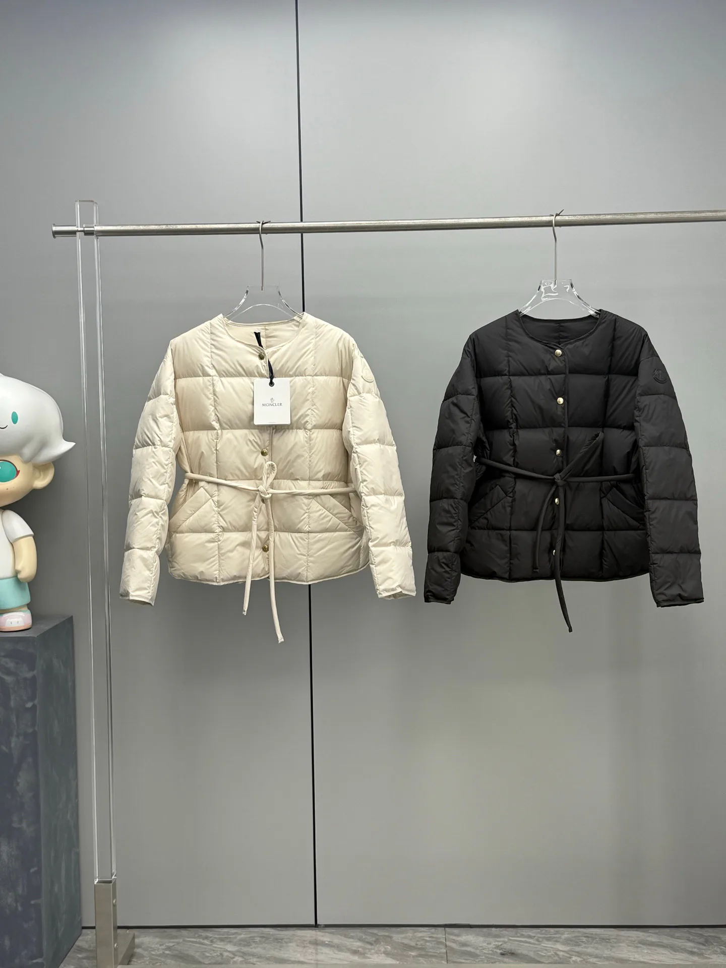 Women's Jackets And Down Jackets MONCLER 17865420