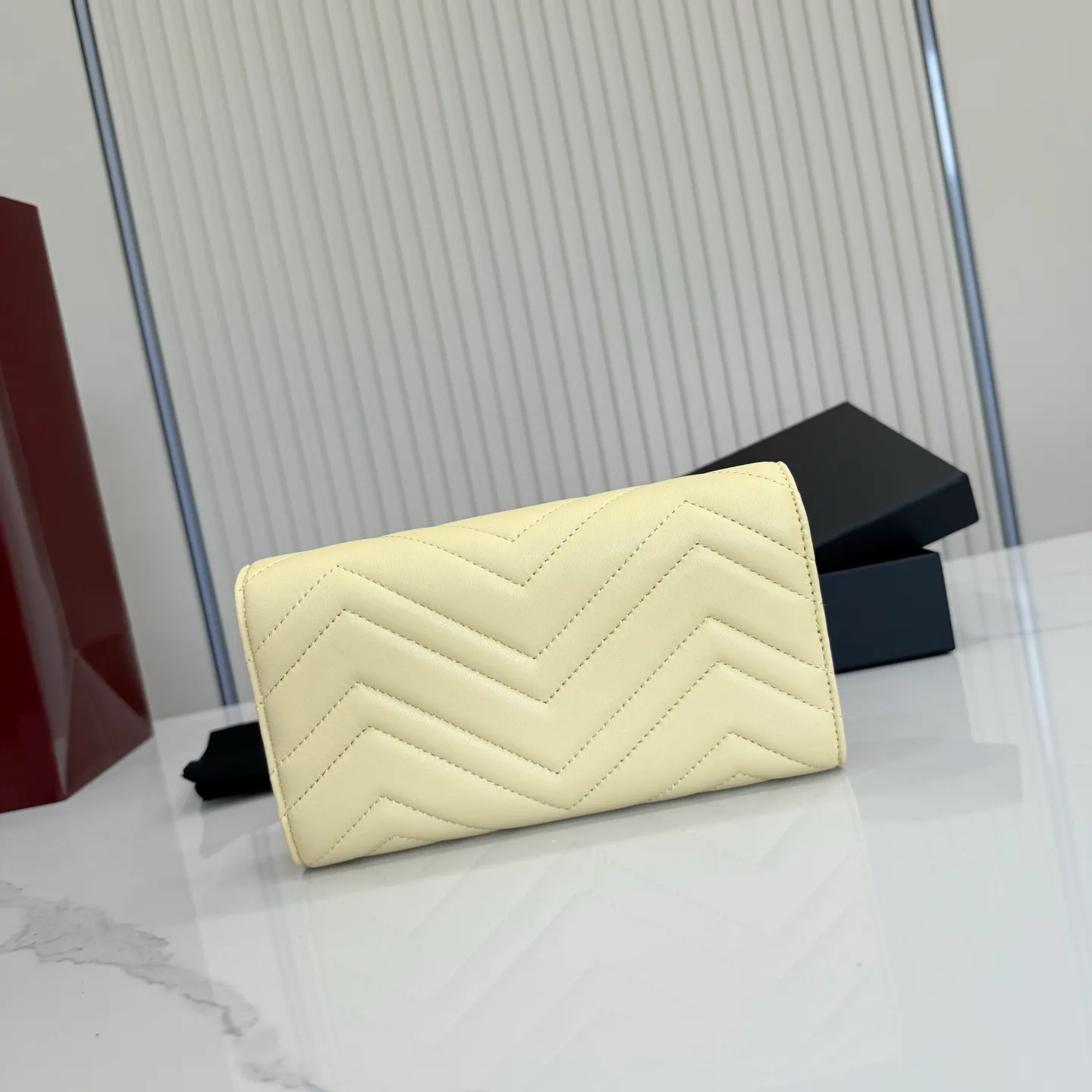 Women's Clutches GUCCI 17948231