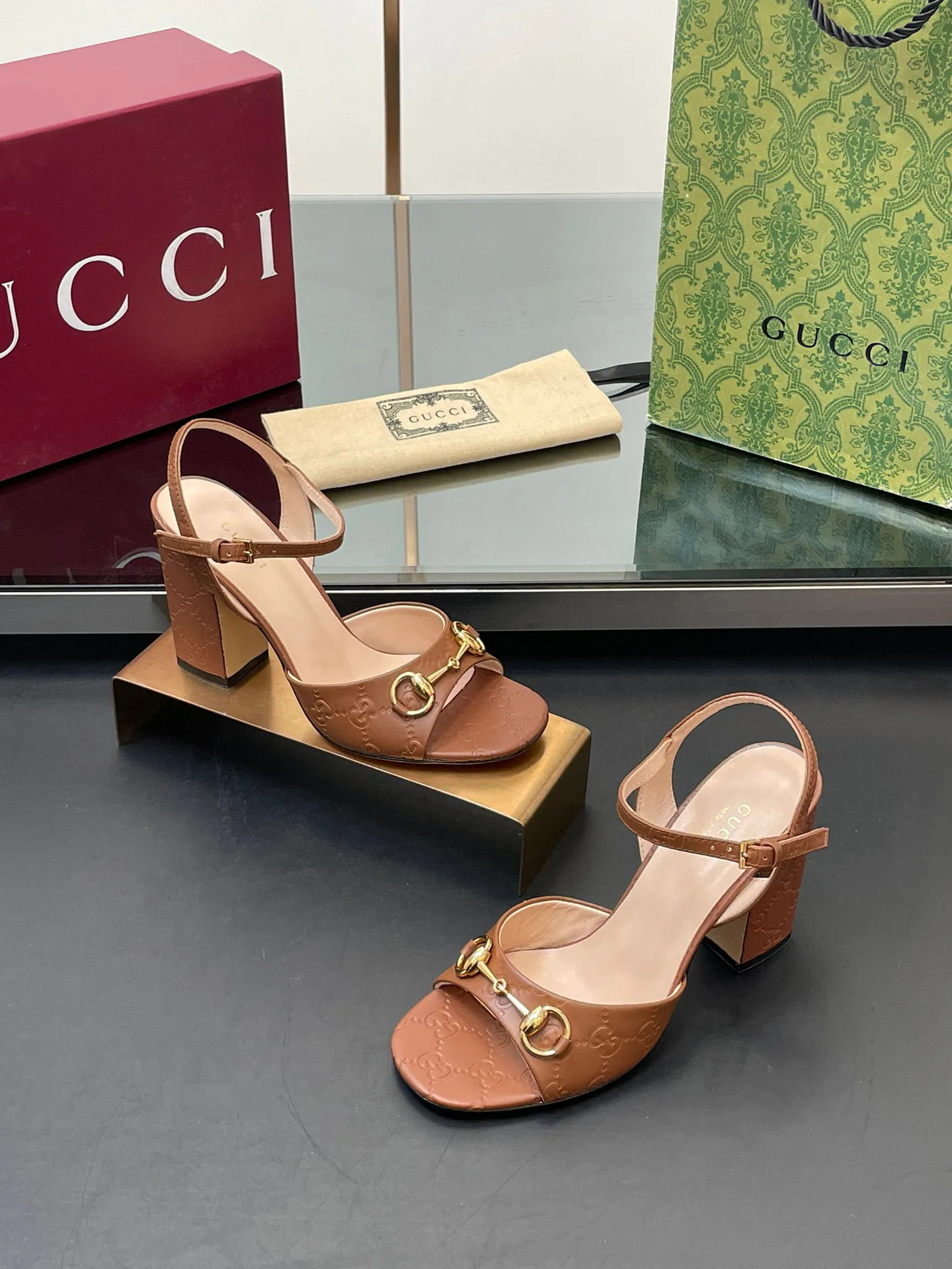 Women's Open-Toe Sandals GUCCI 17614708