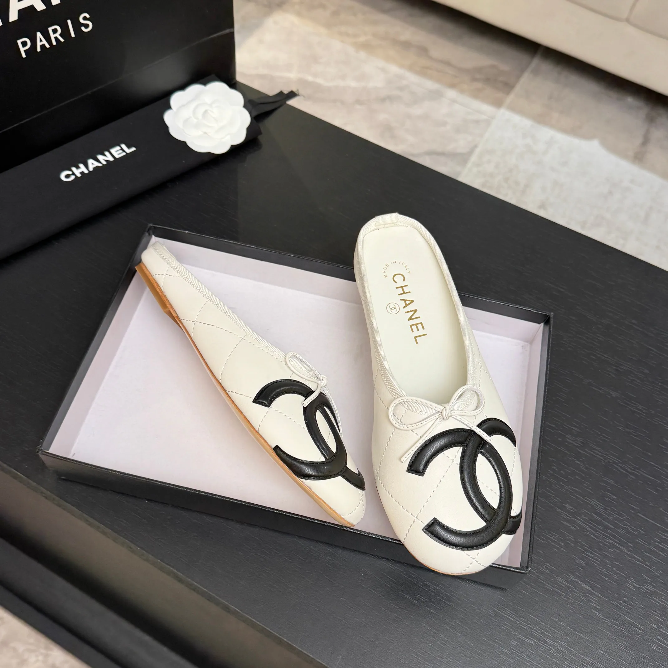 Women's Ballet Flats CHANEL 18063113