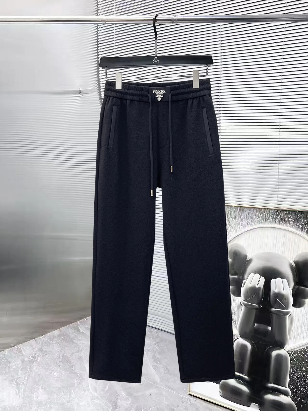 Men's Trousers PRADA 18197326