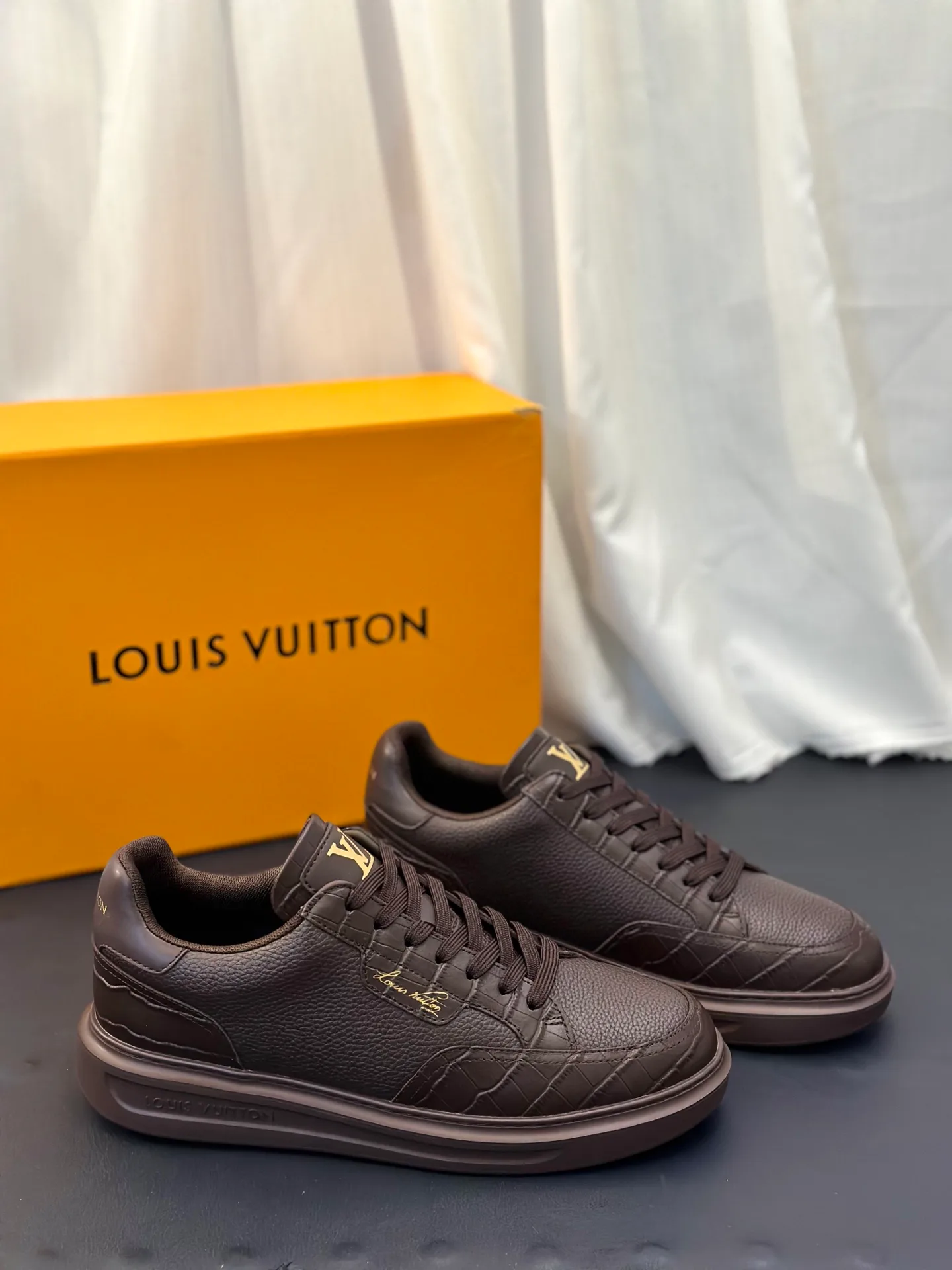 Кроссовки Мужские Louis Vuitton 18586722