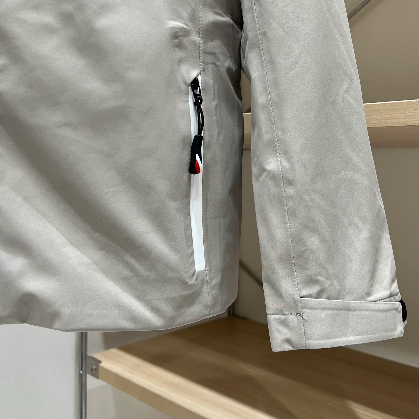 Women's Jackets And Down Jackets MONCLER 18131363