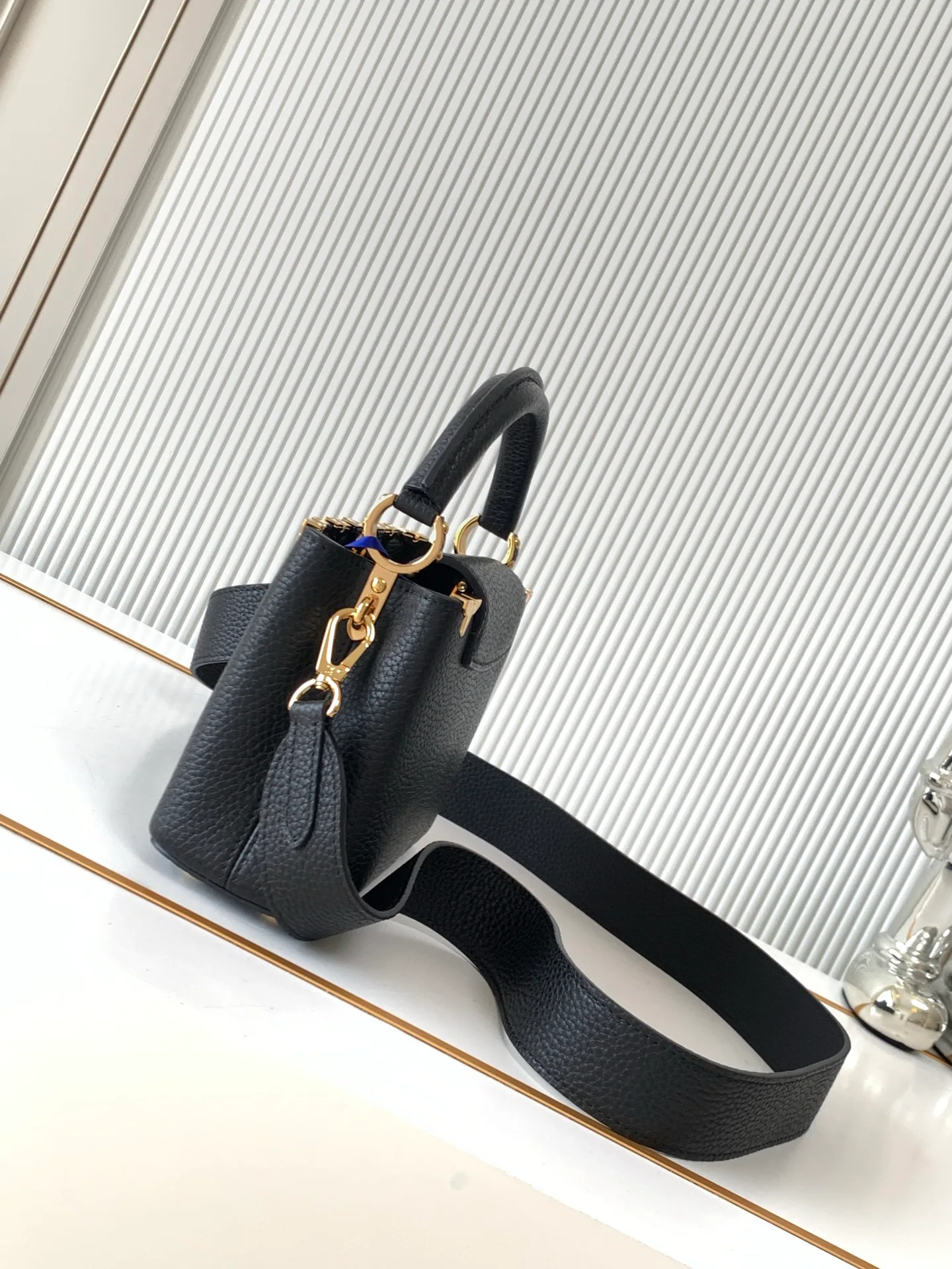 Women's Classic Handbags LOUIS VUITTON 17802975