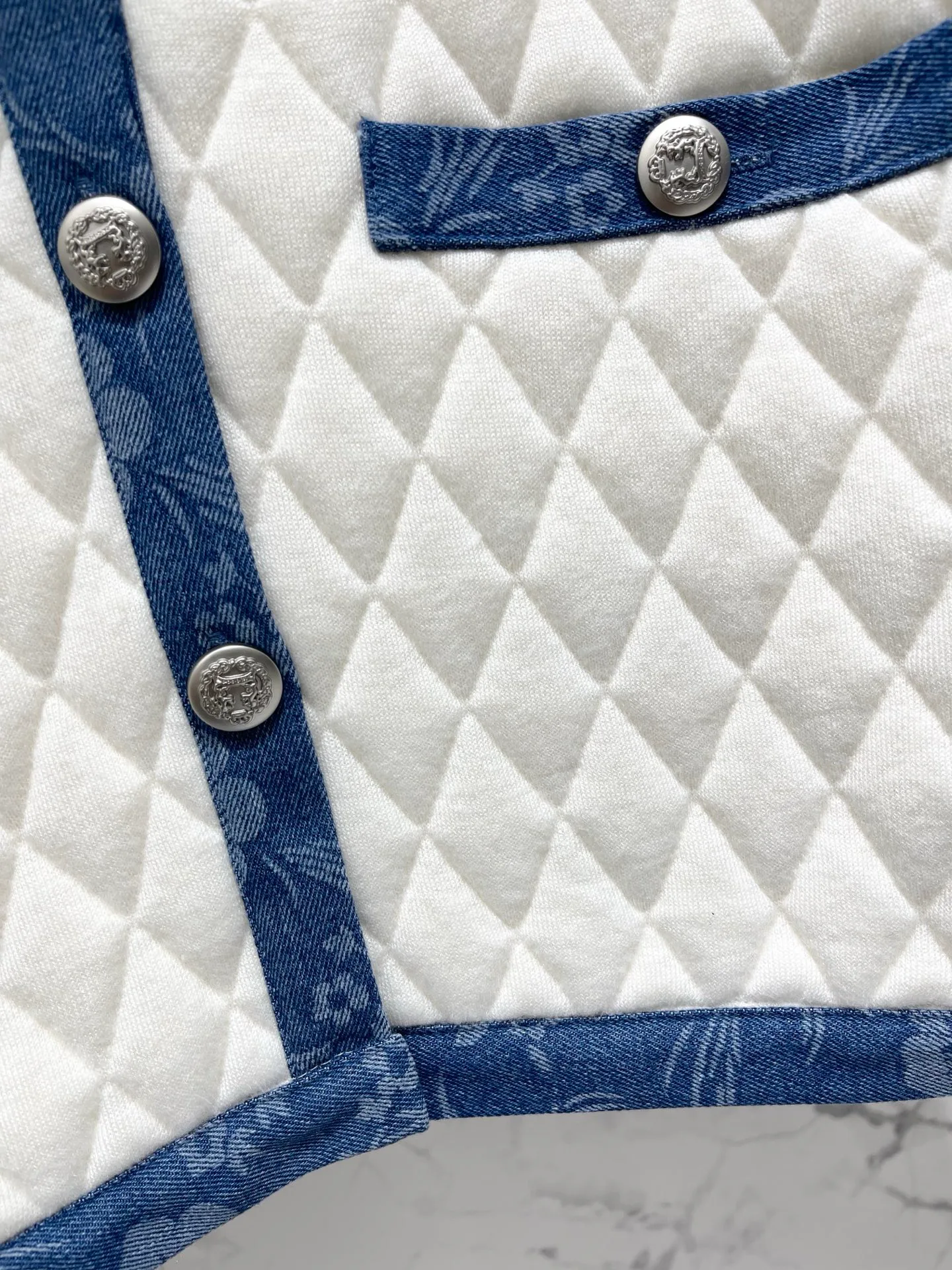 Women's Jumpers And Sweaters CHANEL 18407903