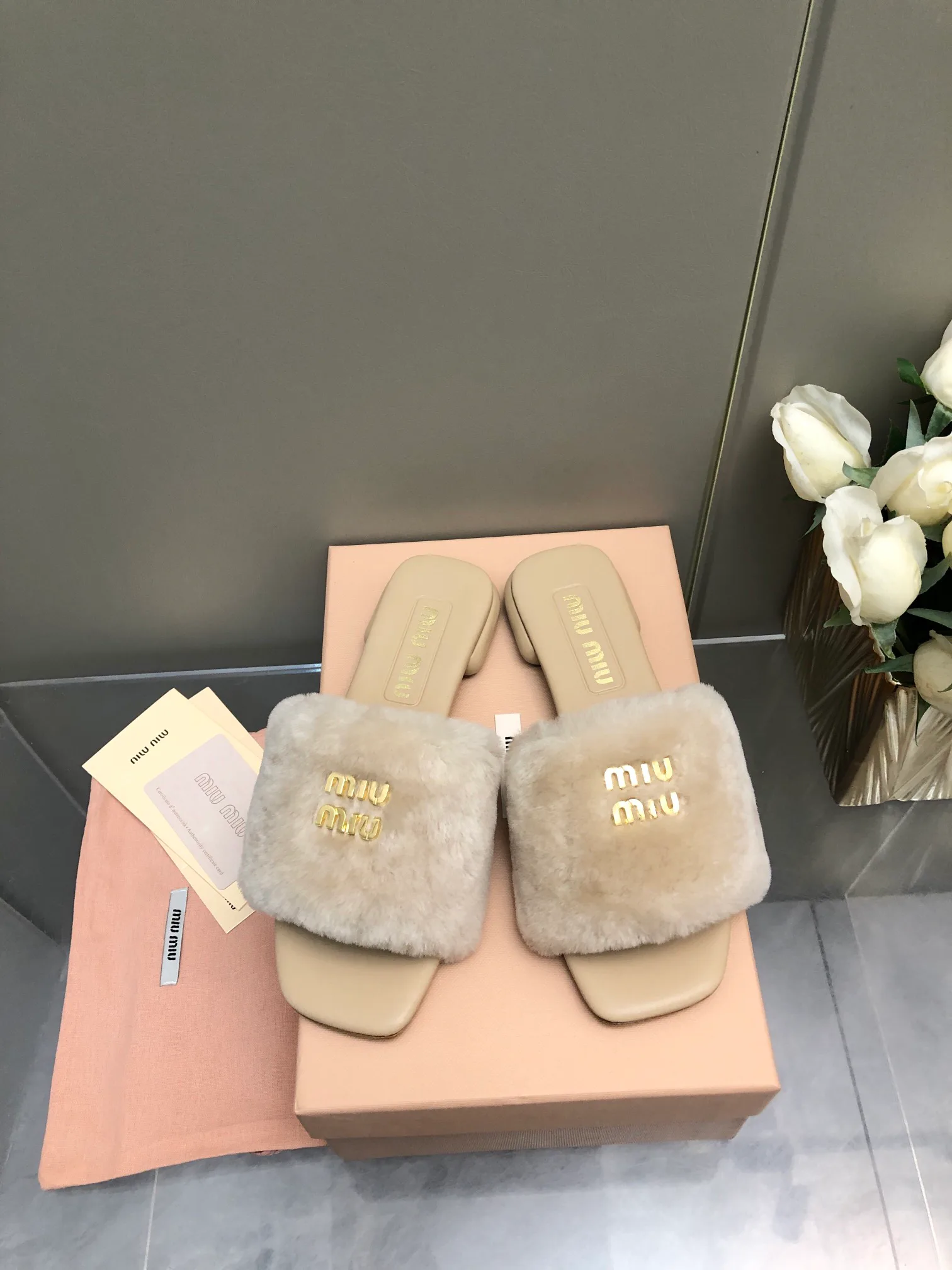 Women's Slippers MIU MIU 18005811