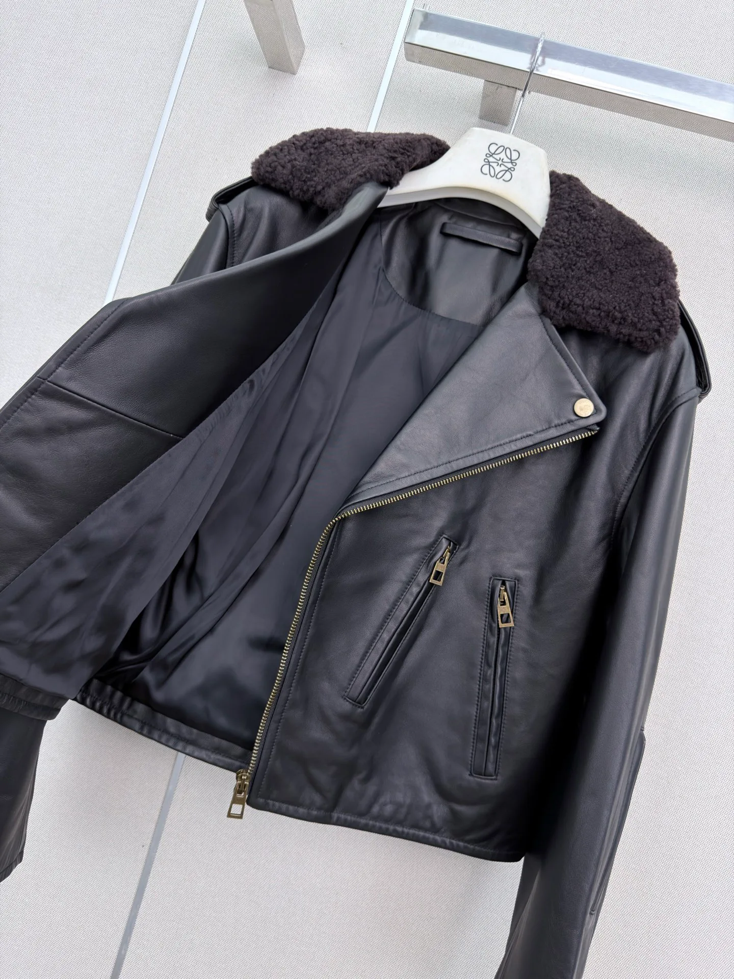 Women's Leather Jackets And Sheepskin Coats LOEWE 18455196