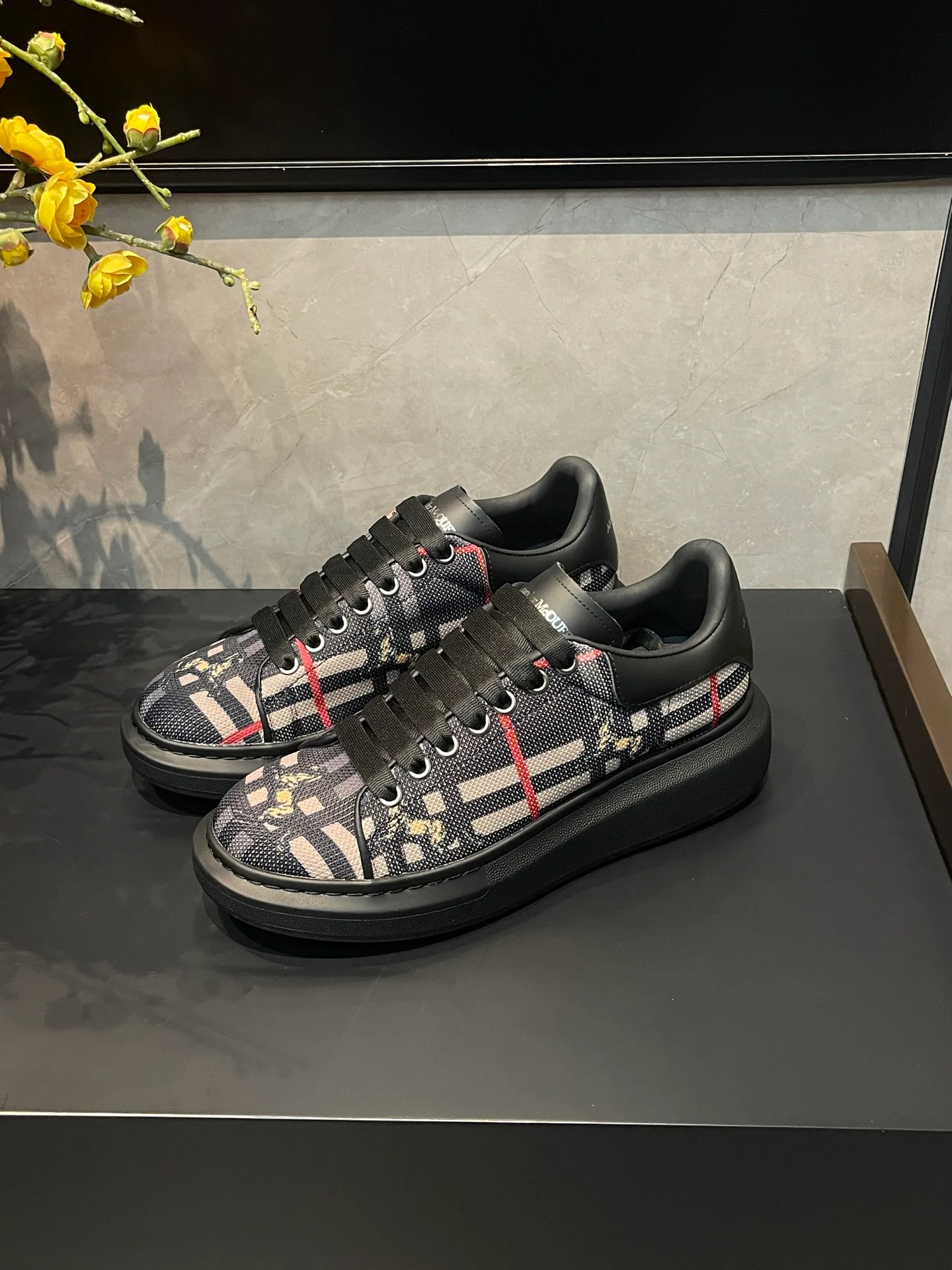 Women's Sneakers ALEXANDER MCQUEEN 18465070