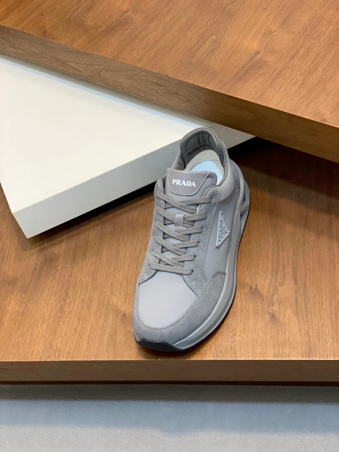 Men's Sneakers PRADA 18116637