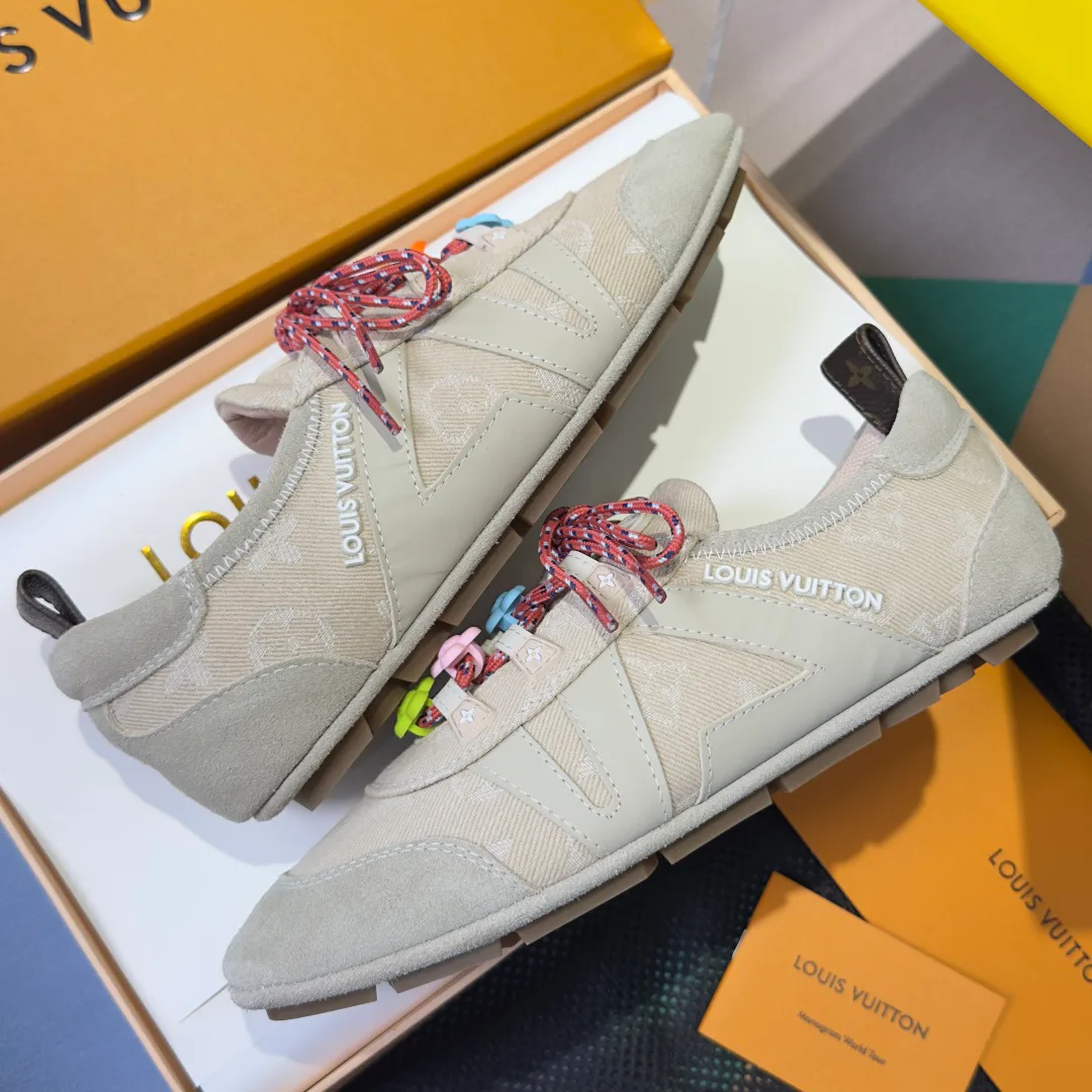 Women's Sneakers LOUIS VUITTON 17780705