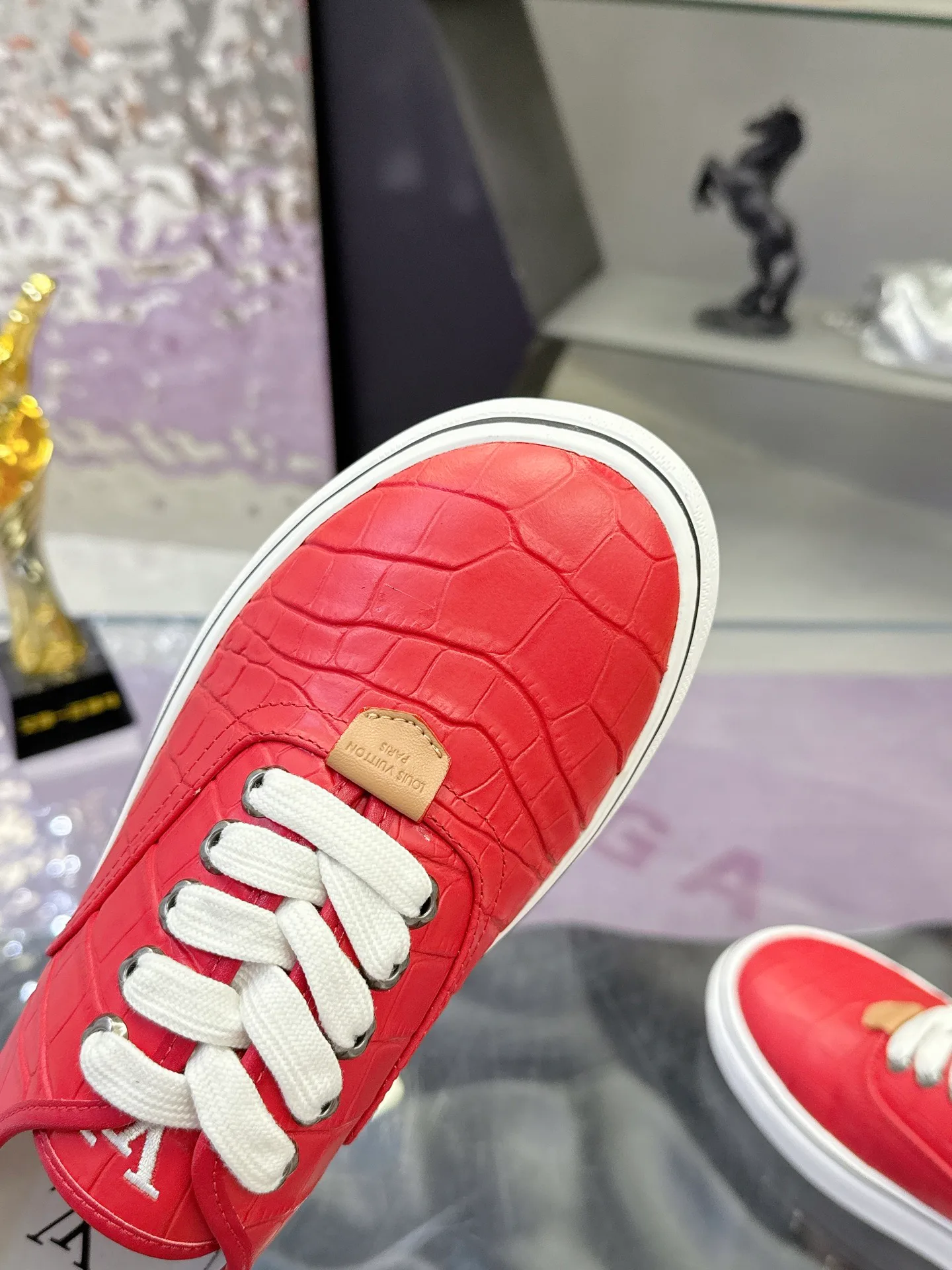 Men's Sneakers LOUIS VUITTON 17930913