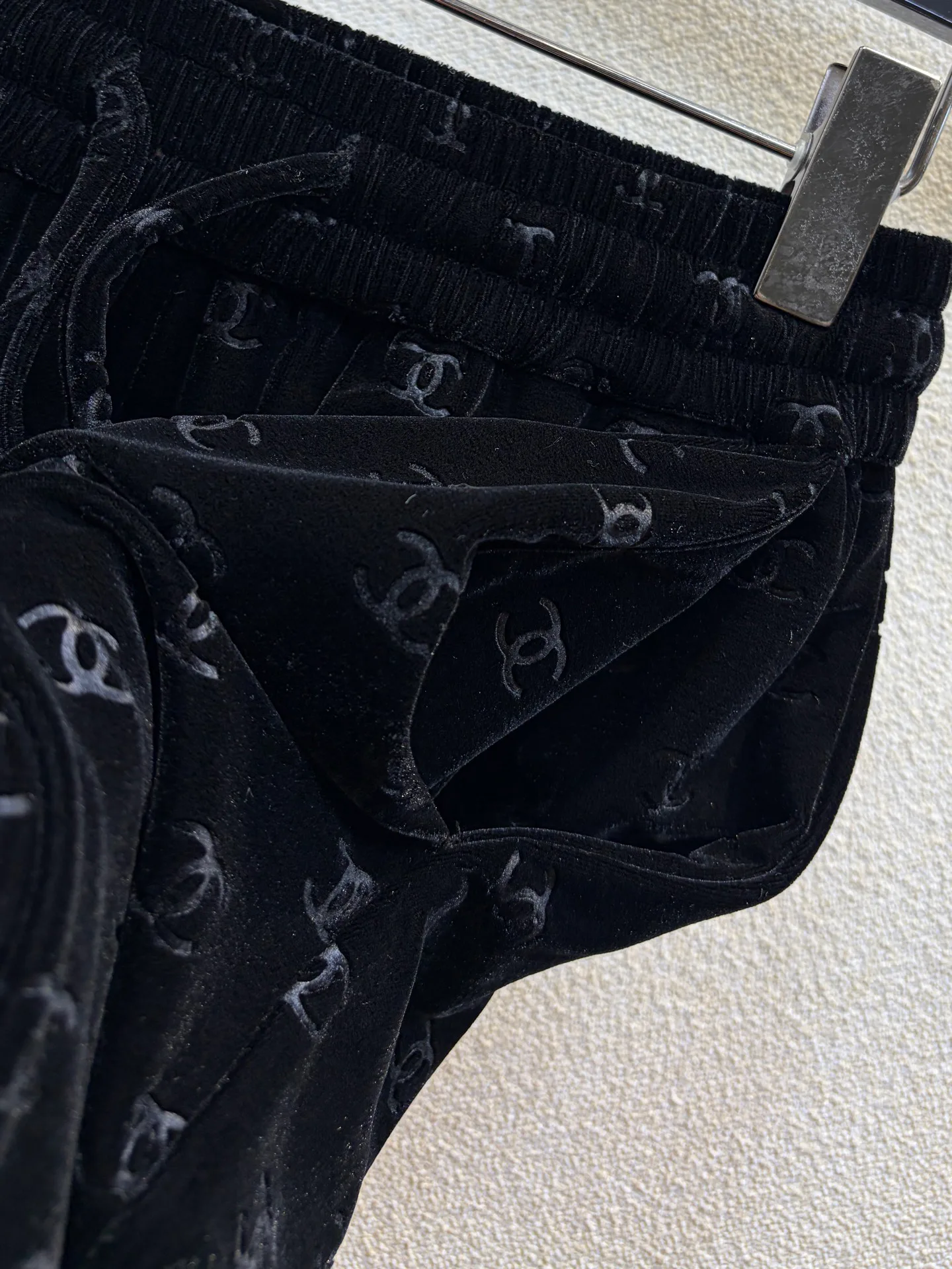Women's Trousers CHANEL 18253054