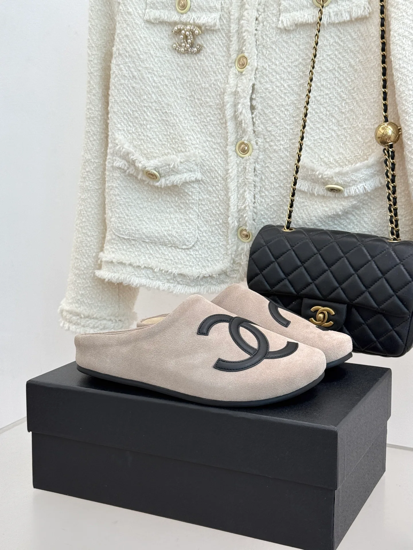 Women's Mules And Clogs CHANEL 17813179