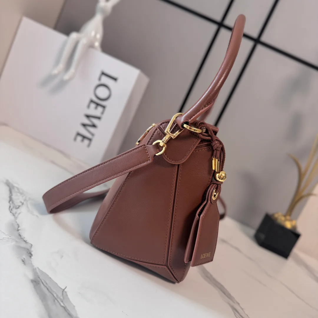 Women's Classic Handbags LOEWE 18278202